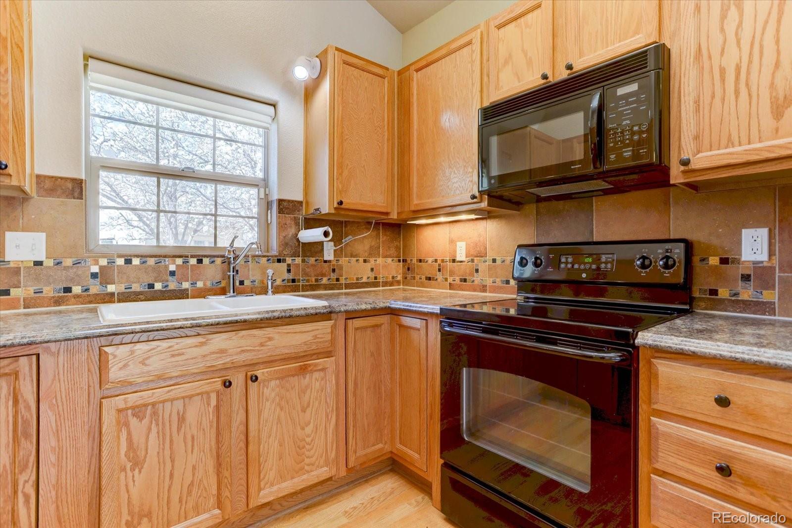 MLS Image #5 for 10138 e 29th drive ,denver, Colorado