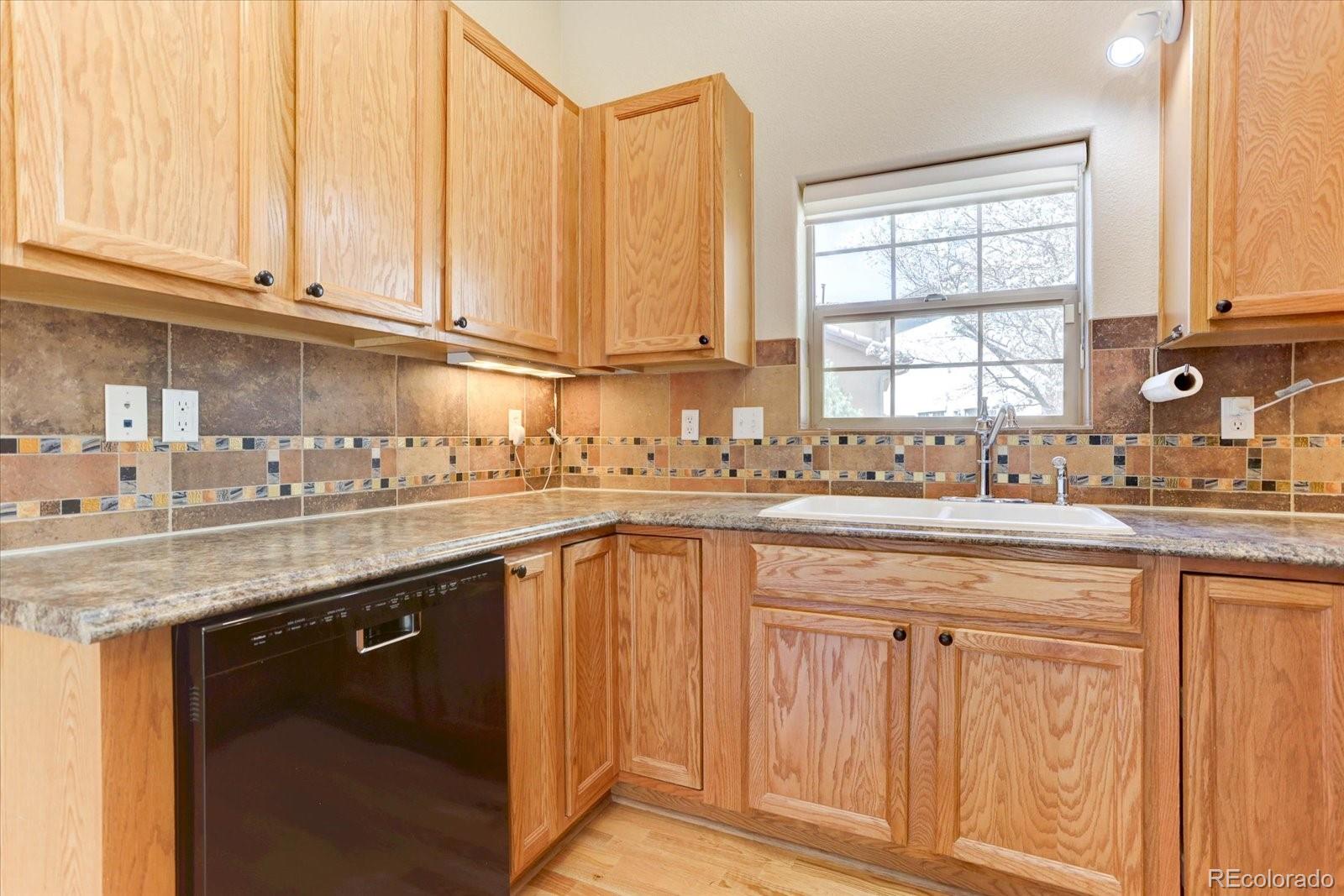 MLS Image #6 for 10138 e 29th drive ,denver, Colorado