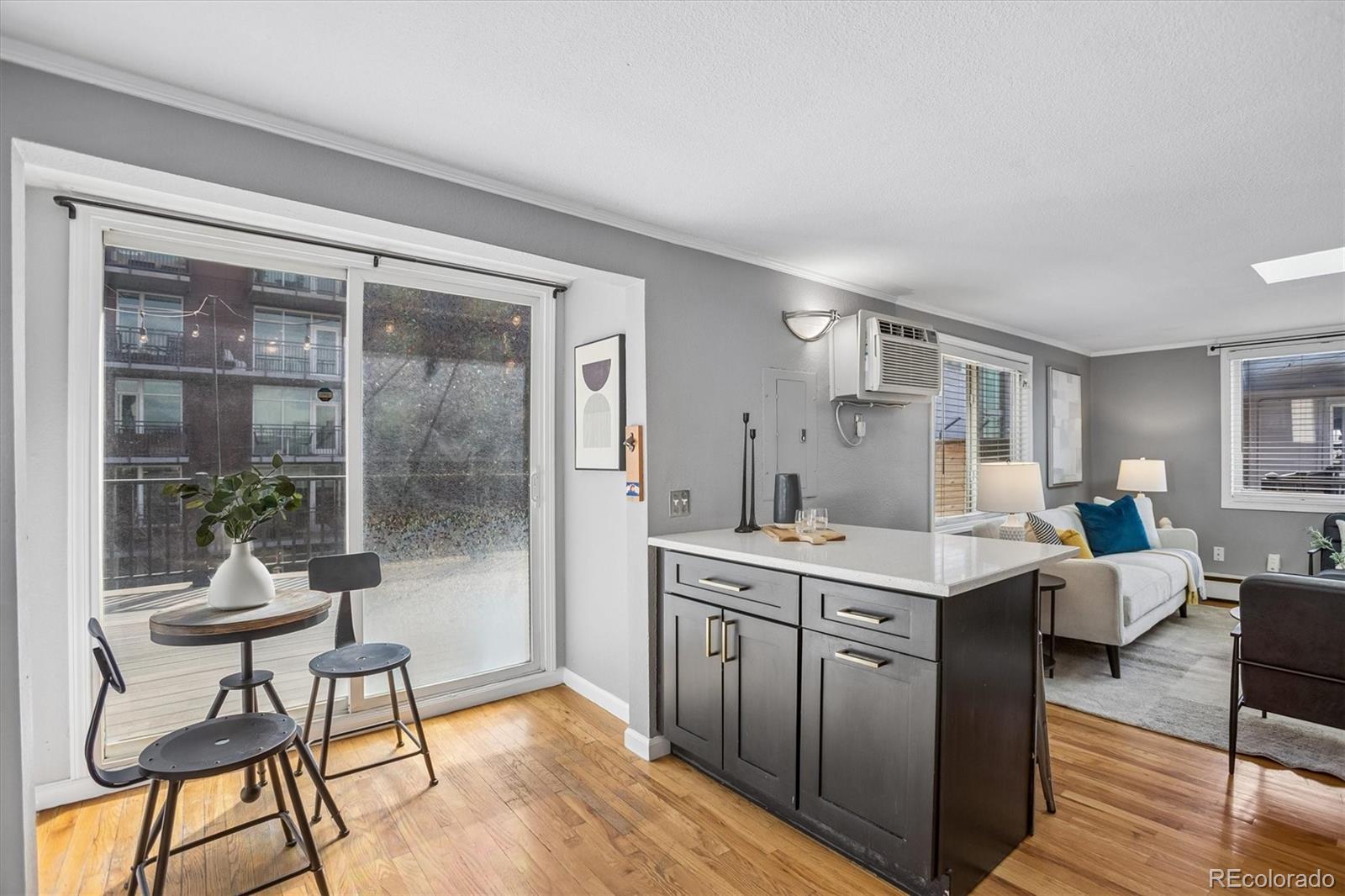 MLS Image #8 for 336 n grant street 502,denver, Colorado