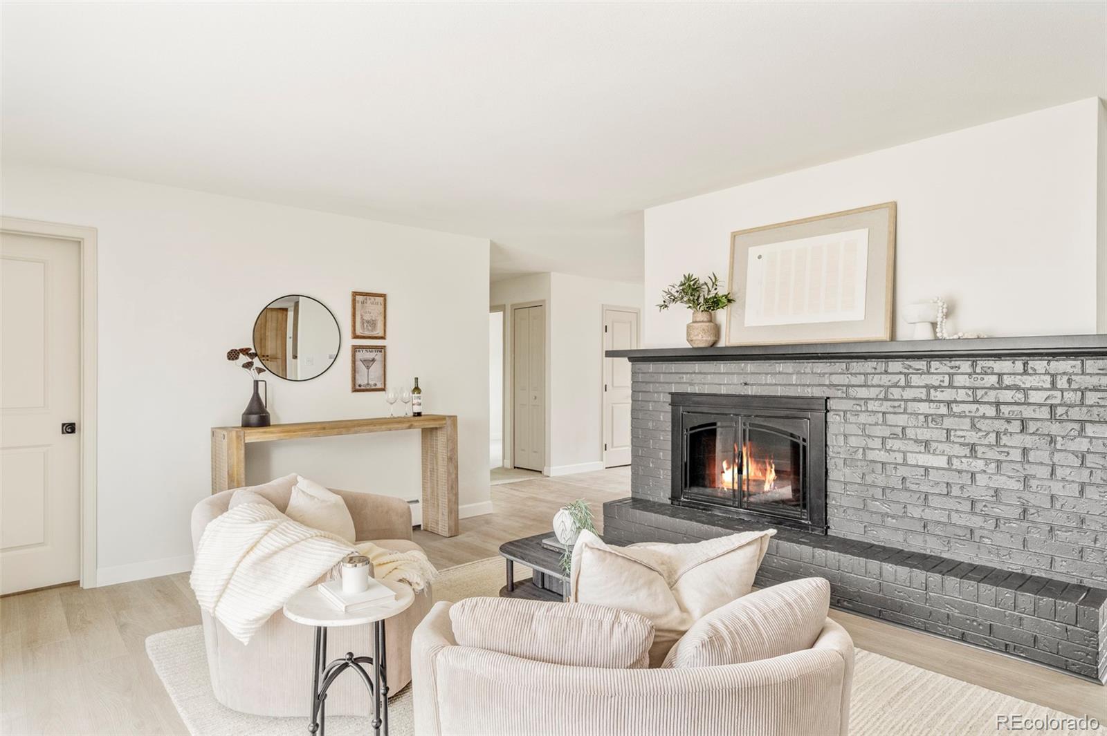 MLS Image #13 for 3931 s hillcrest drive,denver, Colorado