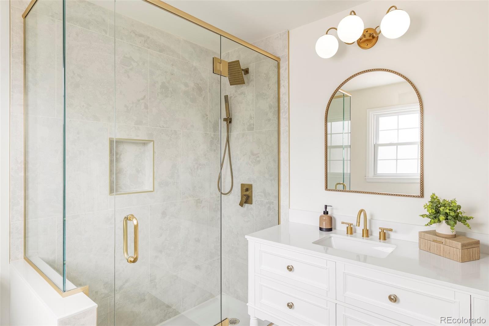 MLS Image #16 for 3931 s hillcrest drive,denver, Colorado