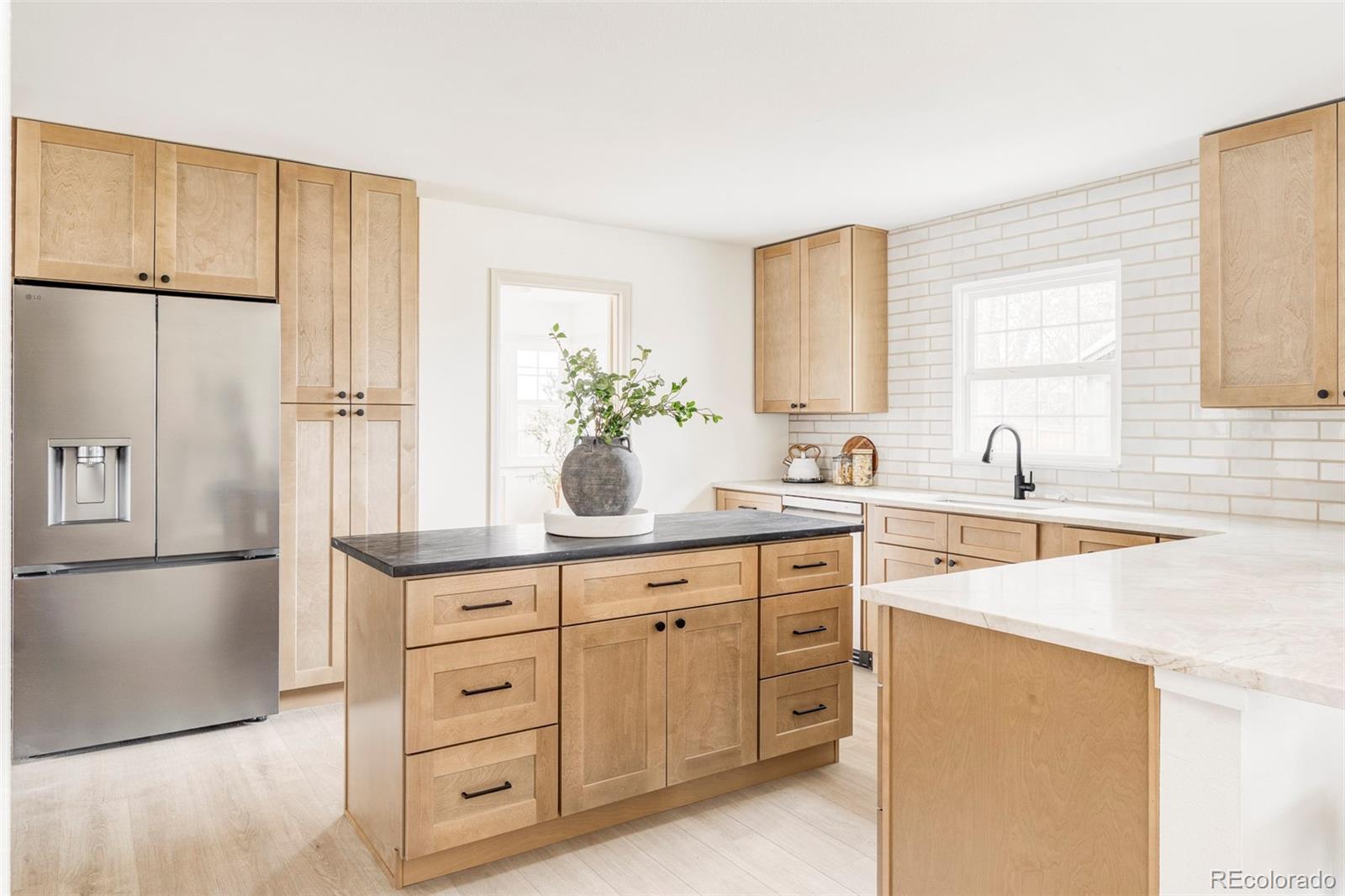 MLS Image #9 for 3931 s hillcrest drive,denver, Colorado