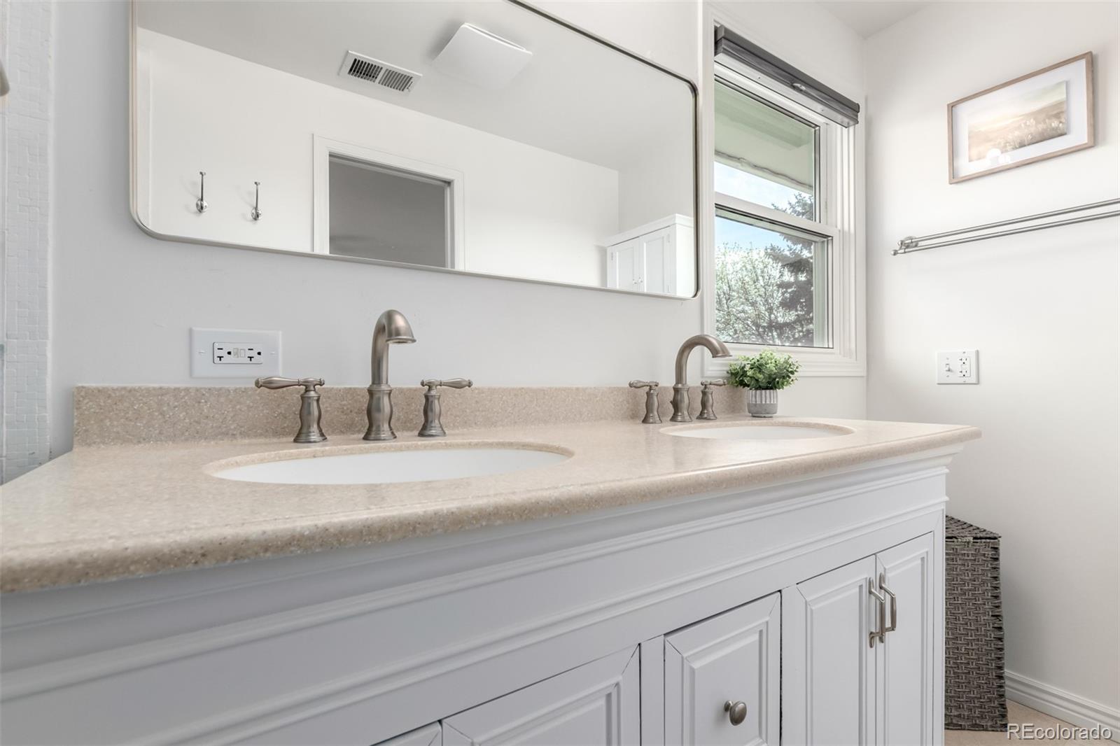 MLS Image #20 for 3750 s hillcrest drive,denver, Colorado