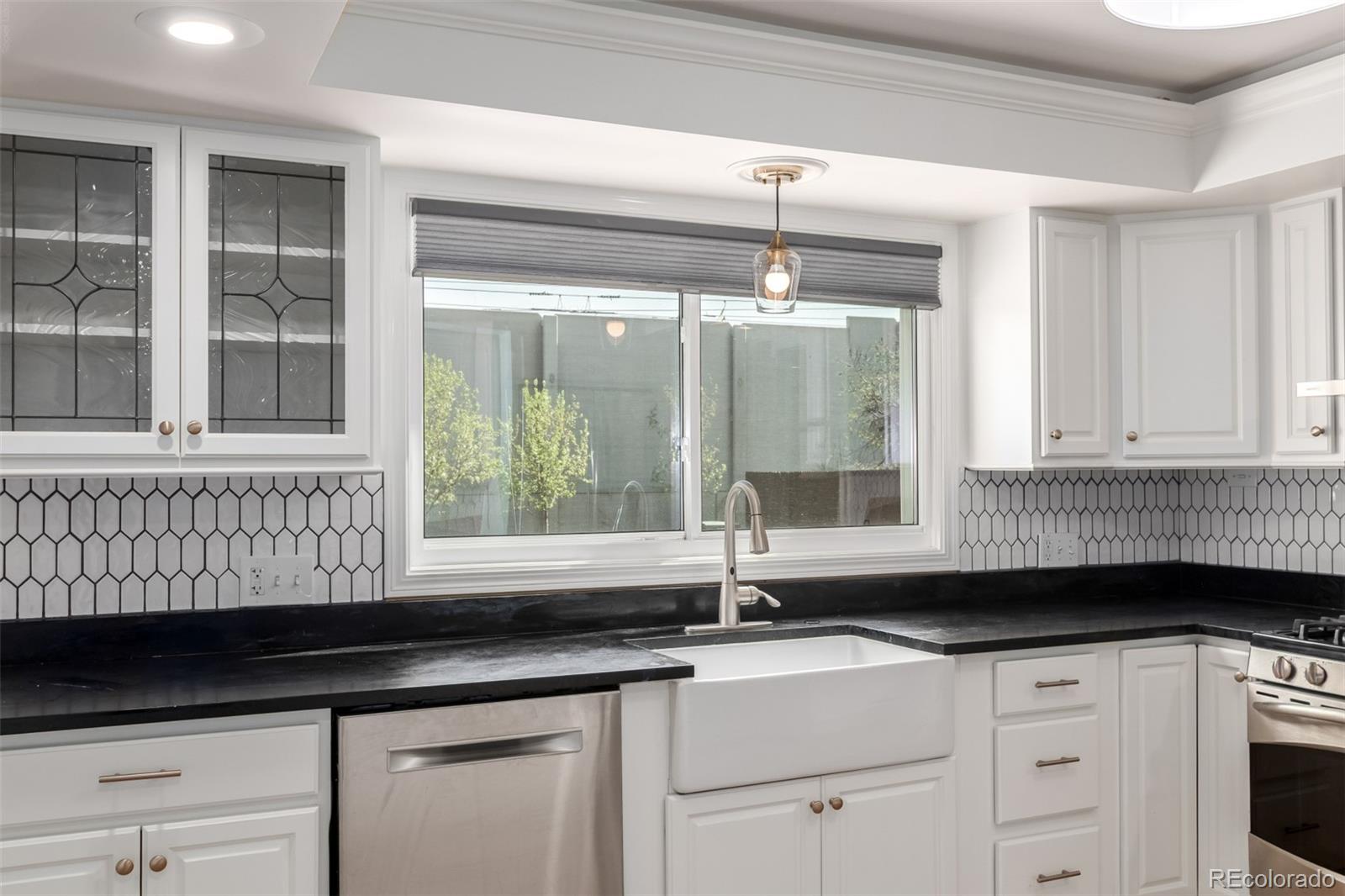 MLS Image #9 for 3750 s hillcrest drive,denver, Colorado
