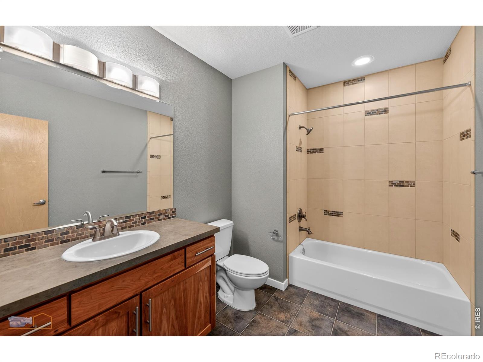 MLS Image #41 for 2369  hecla drive,louisville, Colorado