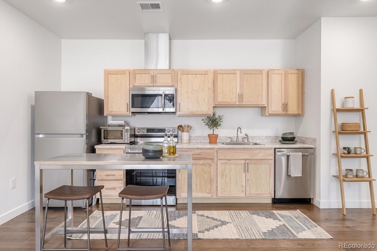 MLS Image #2 for 5702  central park boulevard 311,denver, Colorado
