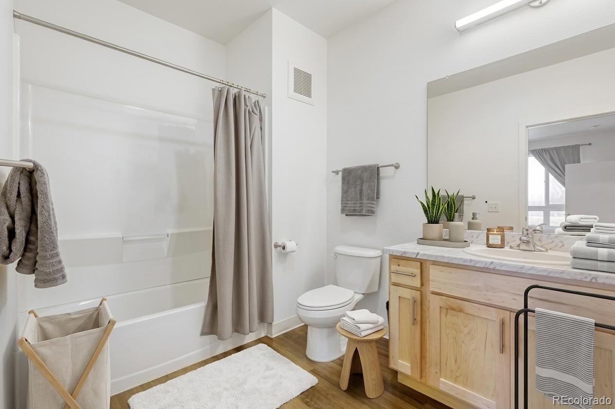 MLS Image #4 for 5702  central park boulevard 311,denver, Colorado