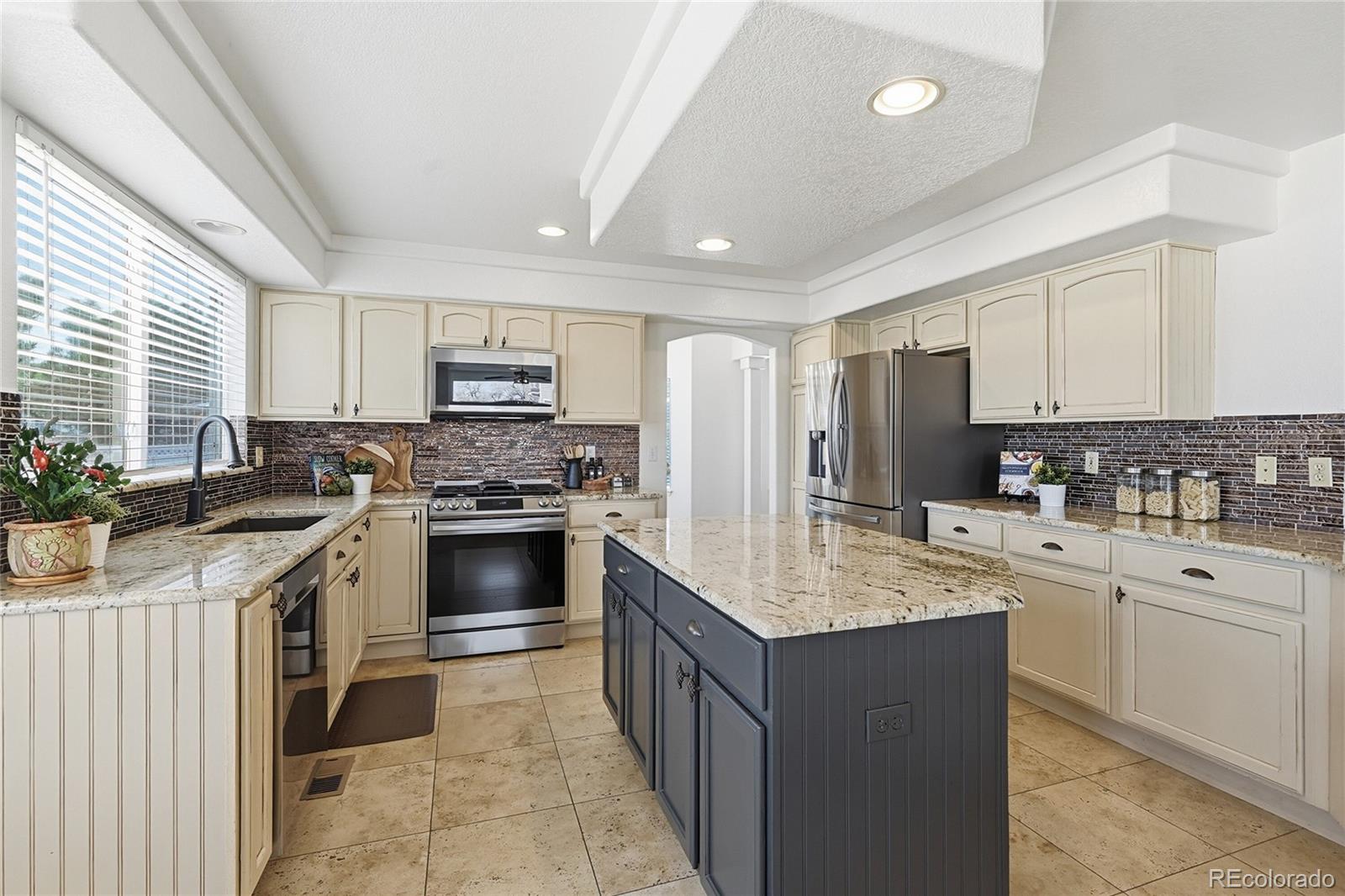 MLS Image #10 for 21084 e 49th avenue,denver, Colorado