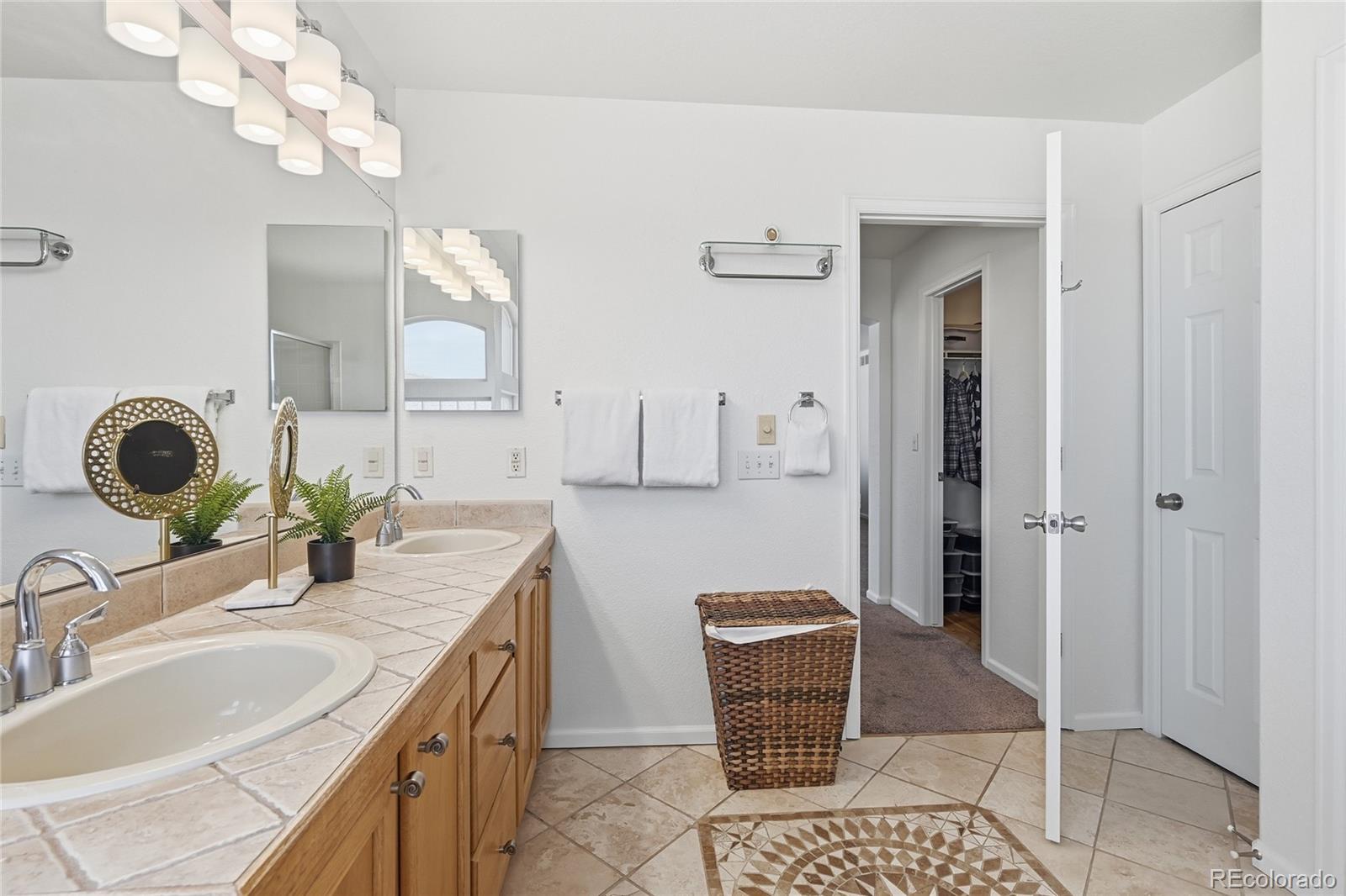 MLS Image #21 for 21084 e 49th avenue,denver, Colorado
