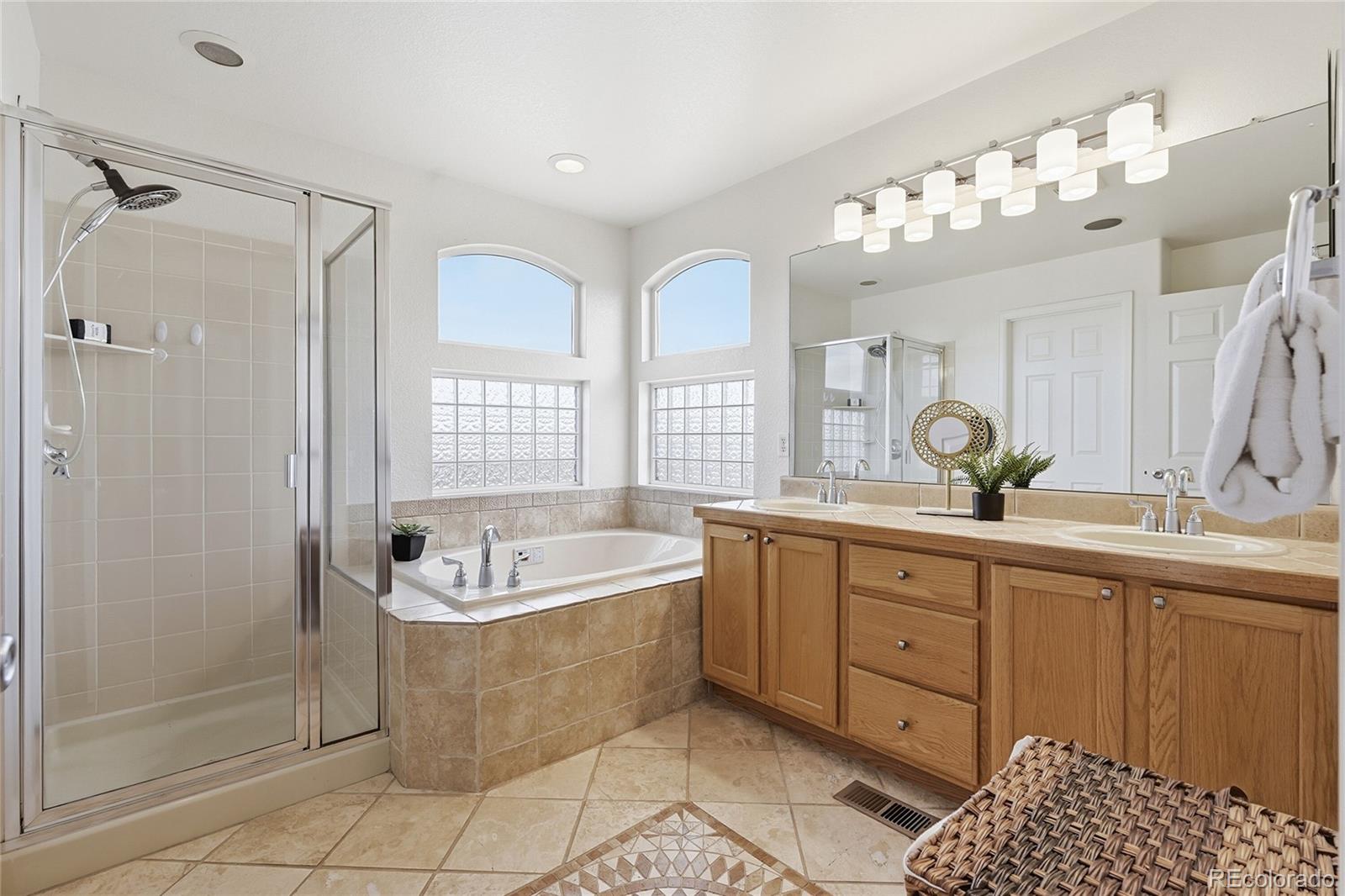 MLS Image #22 for 21084 e 49th avenue,denver, Colorado