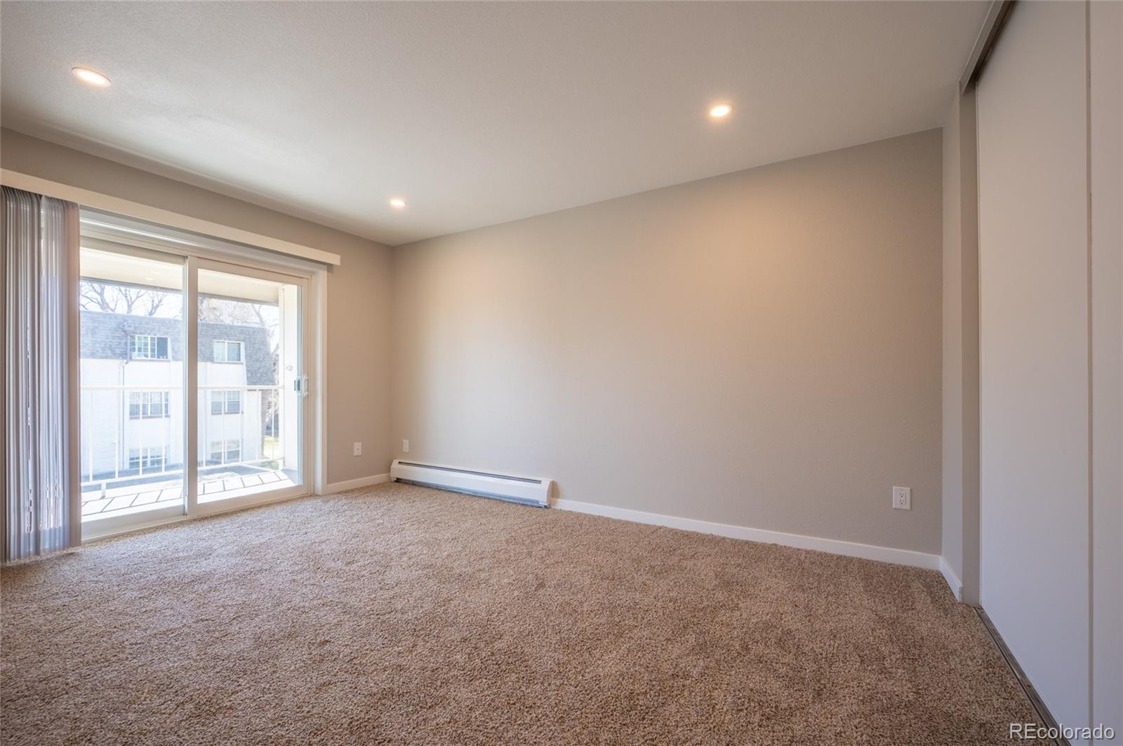MLS Image #10 for 2225 s jasmine street 303,denver, Colorado