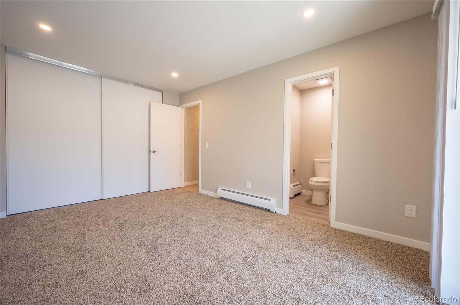 MLS Image #11 for 2225 s jasmine street 303,denver, Colorado