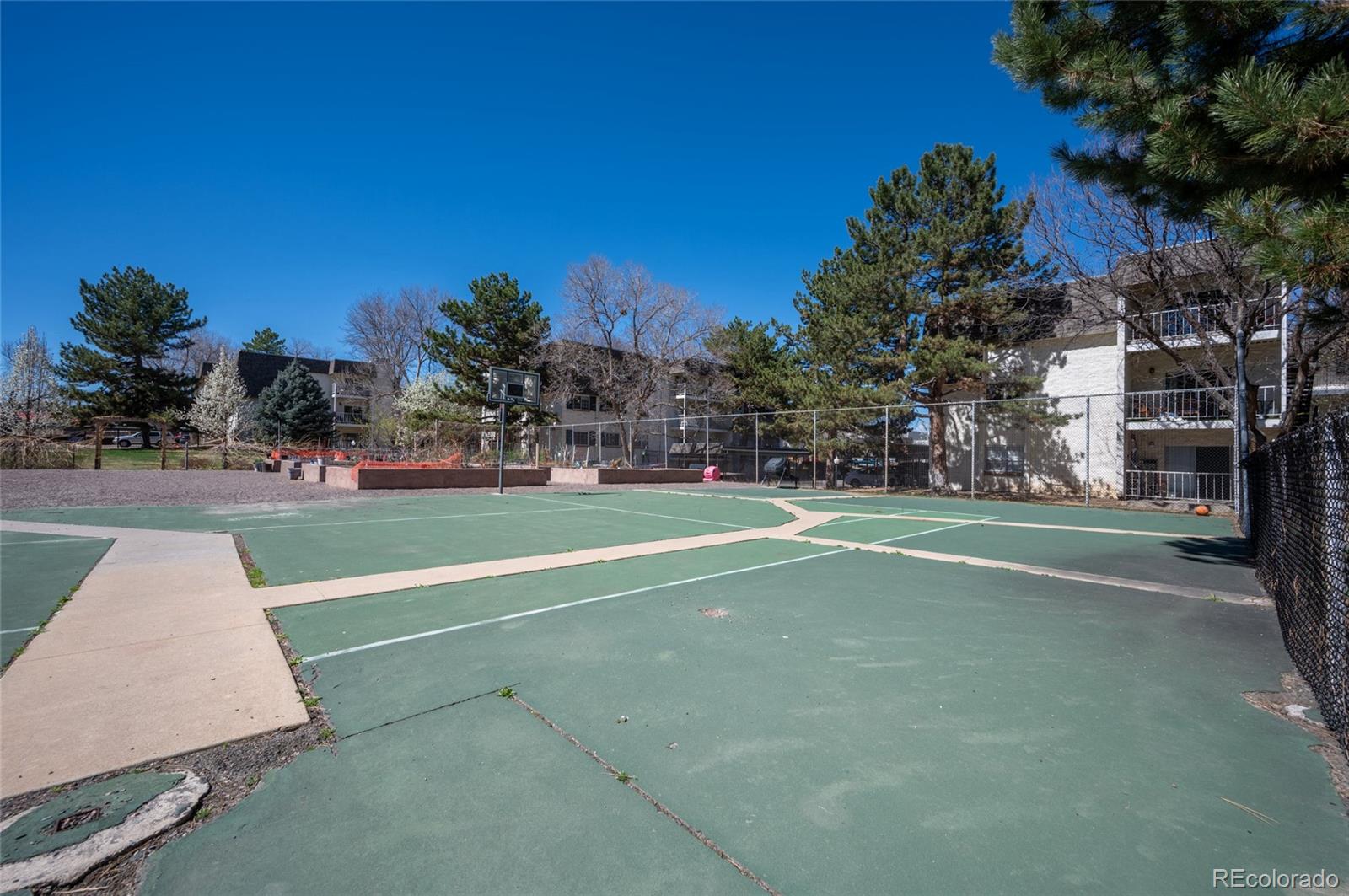 MLS Image #15 for 2225 s jasmine street 303,denver, Colorado