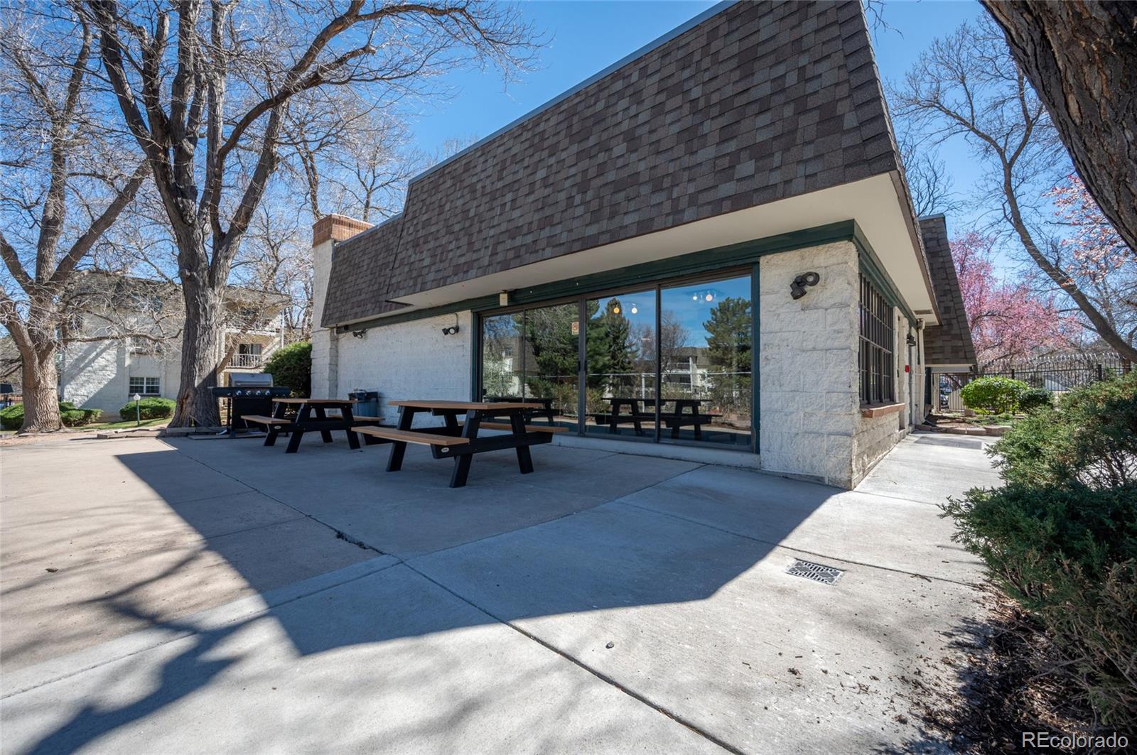MLS Image #18 for 2225 s jasmine street 303,denver, Colorado