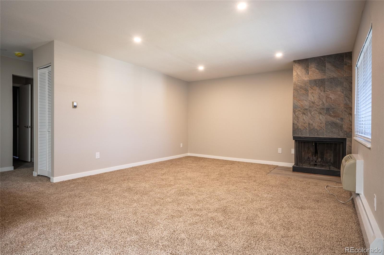MLS Image #3 for 2225 s jasmine street 303,denver, Colorado