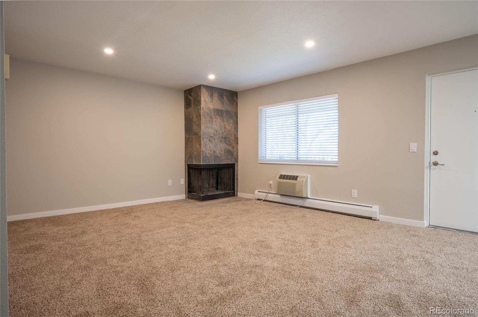 MLS Image #4 for 2225 s jasmine street 303,denver, Colorado