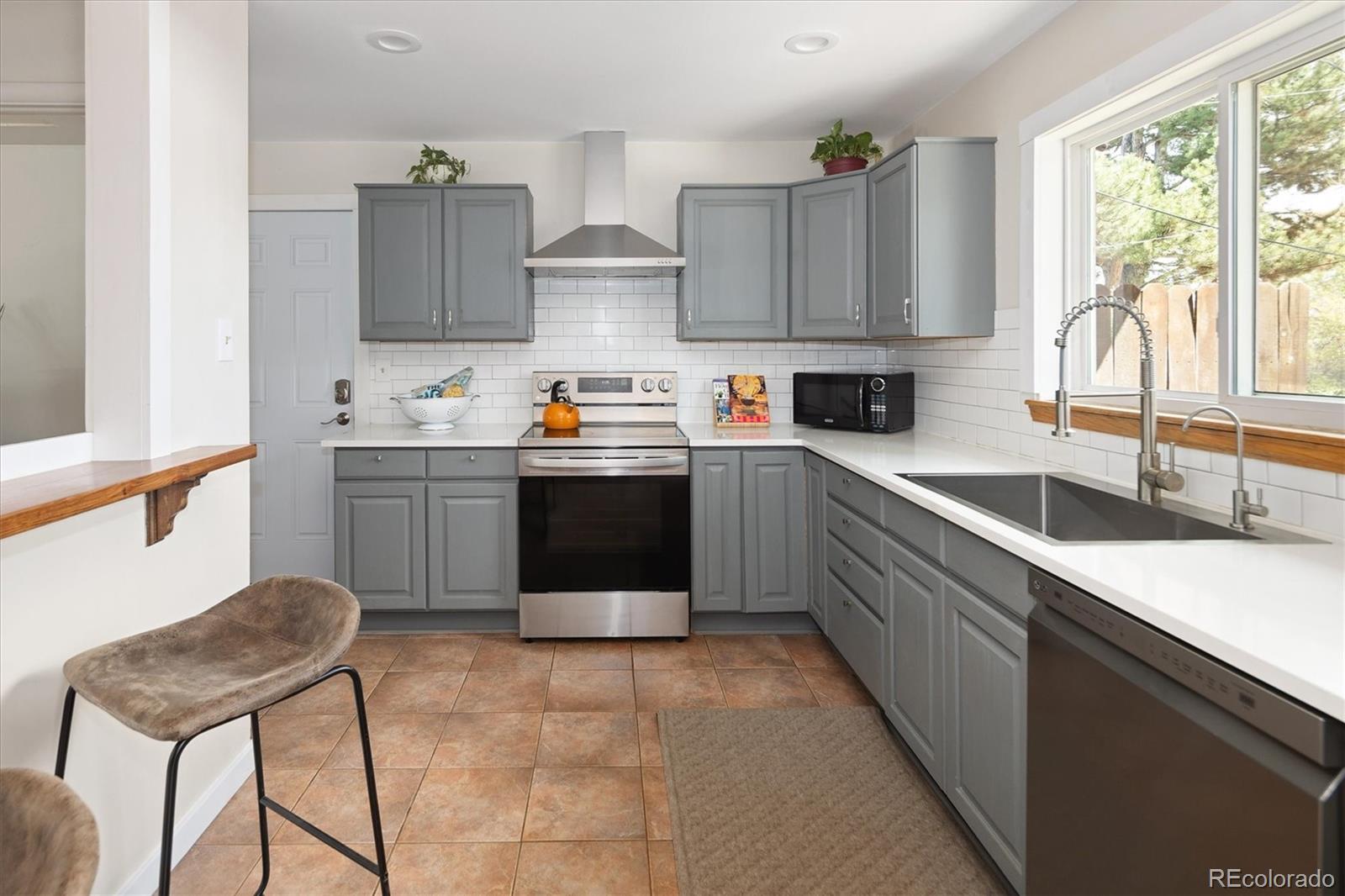 MLS Image #13 for 1550 s forest street,denver, Colorado