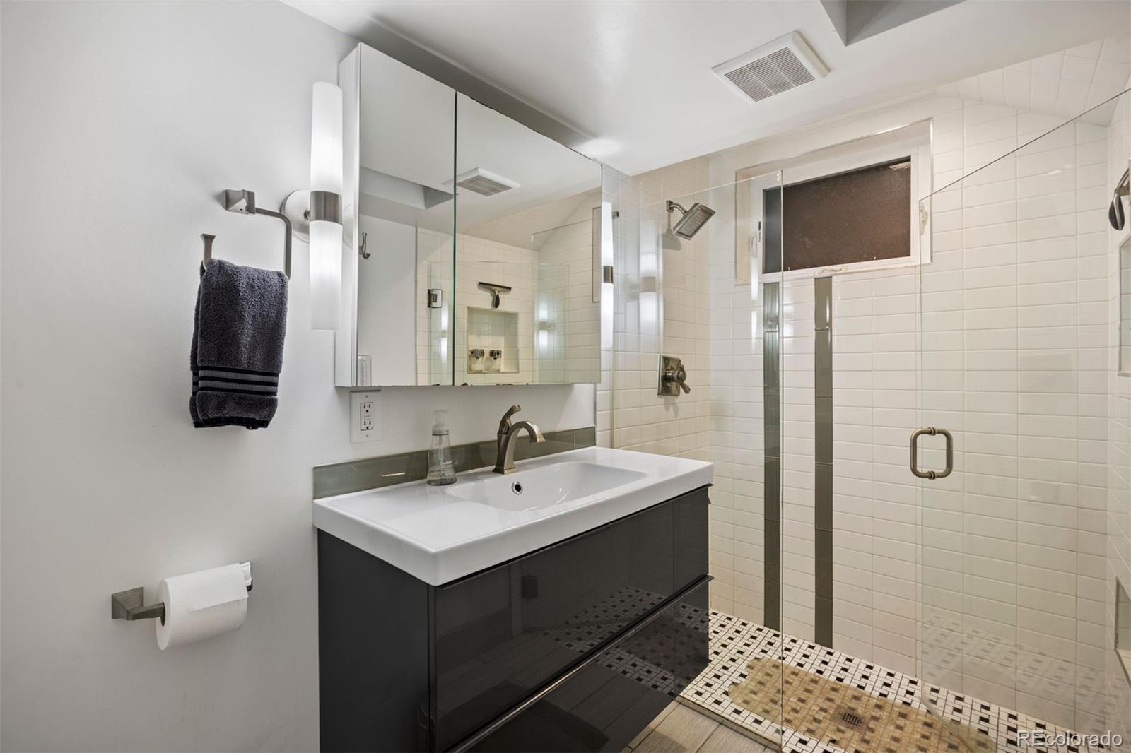 MLS Image #17 for 1437  columbine street,denver, Colorado
