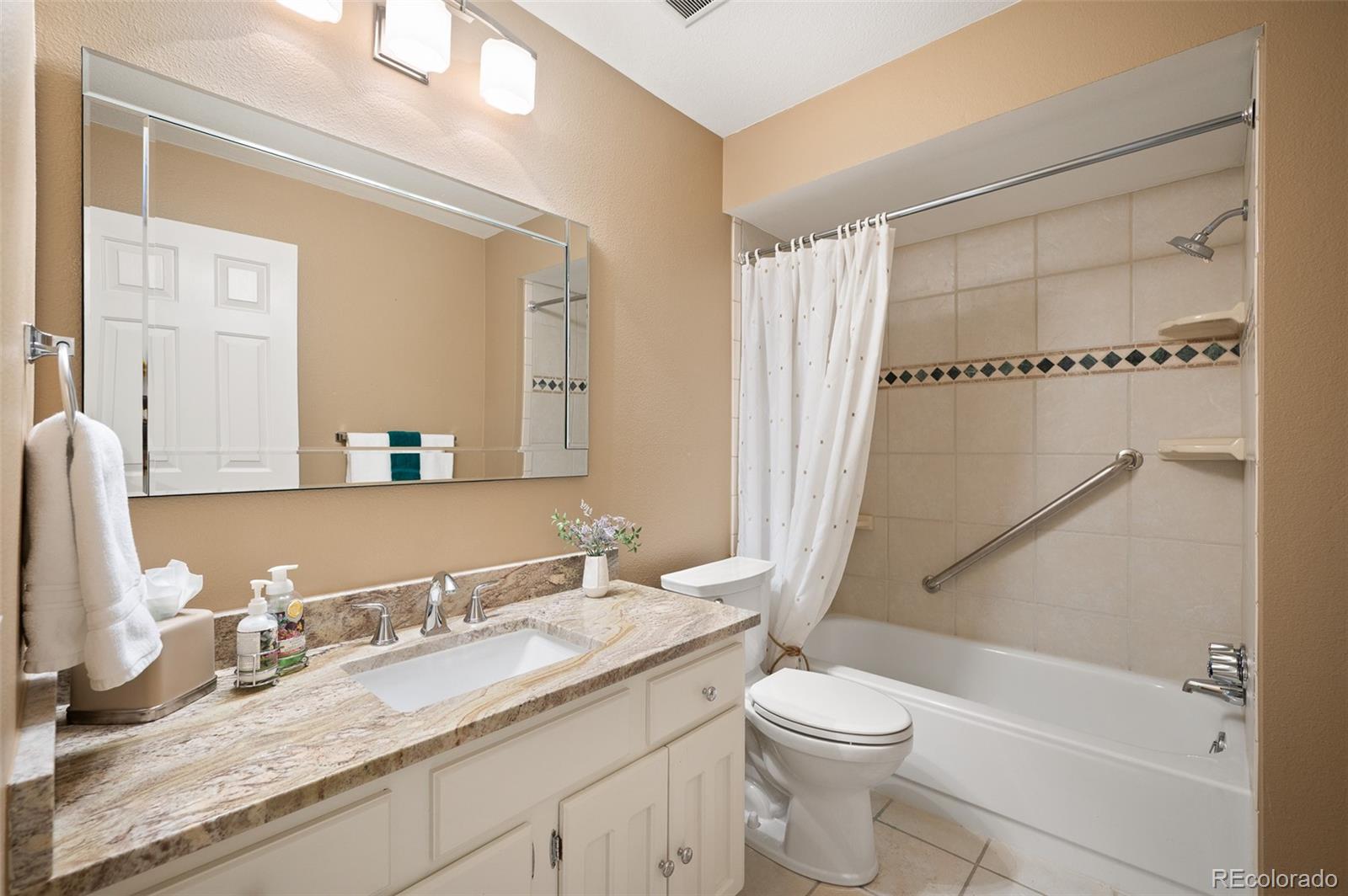 MLS Image #21 for 4505 s yosemite street,denver, Colorado