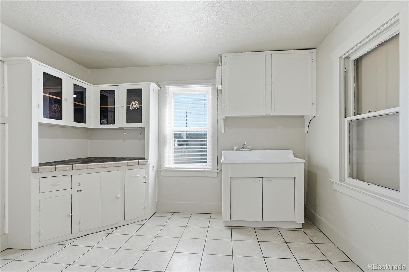 MLS Image #11 for 714 w mesa avenue,pueblo, Colorado