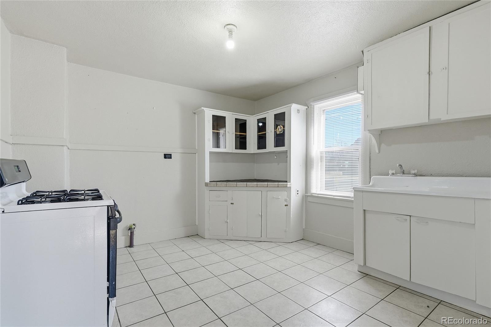 MLS Image #12 for 714 w mesa avenue,pueblo, Colorado