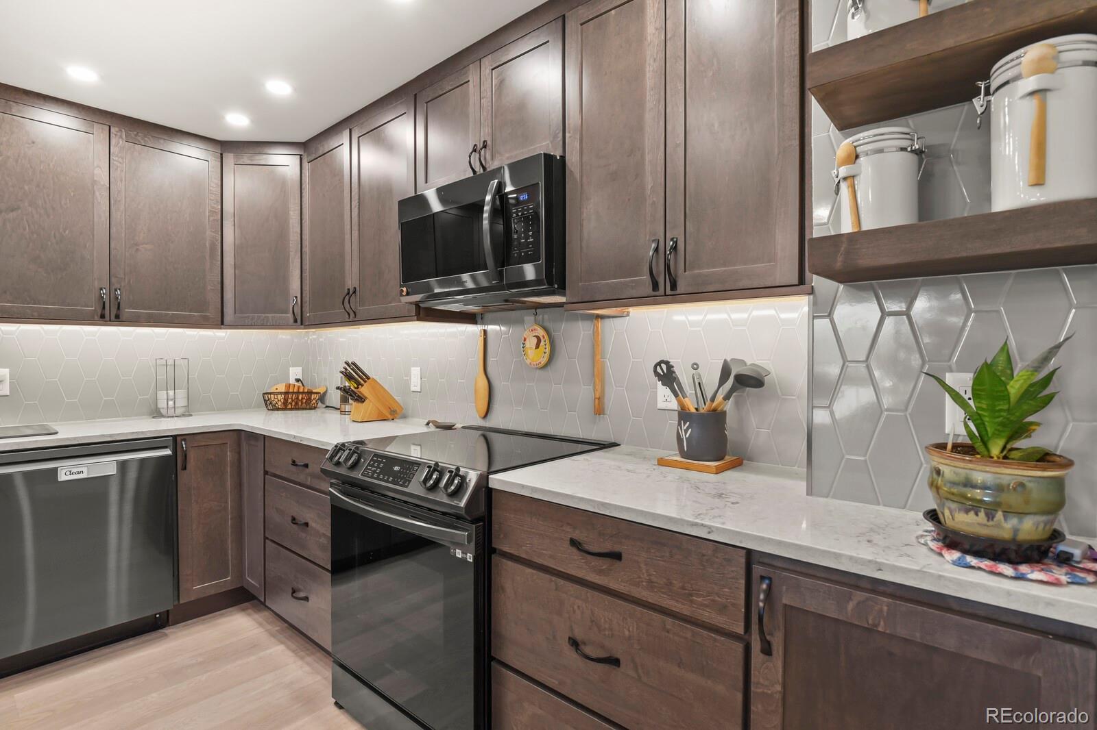 MLS Image #6 for 2868 s heather gardens way 109,aurora, Colorado