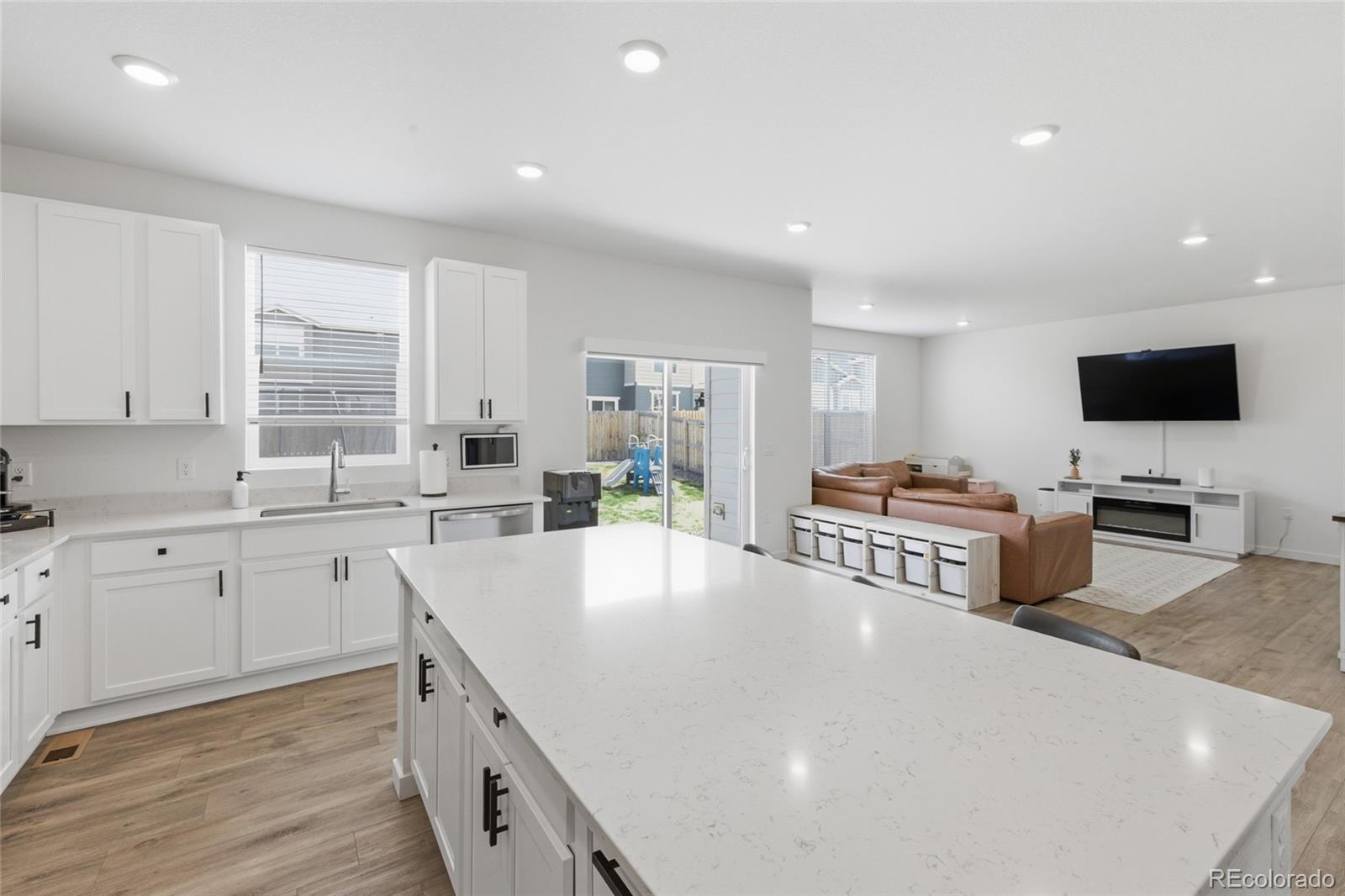 MLS Image #5 for 46538  sunrise court,bennett, Colorado