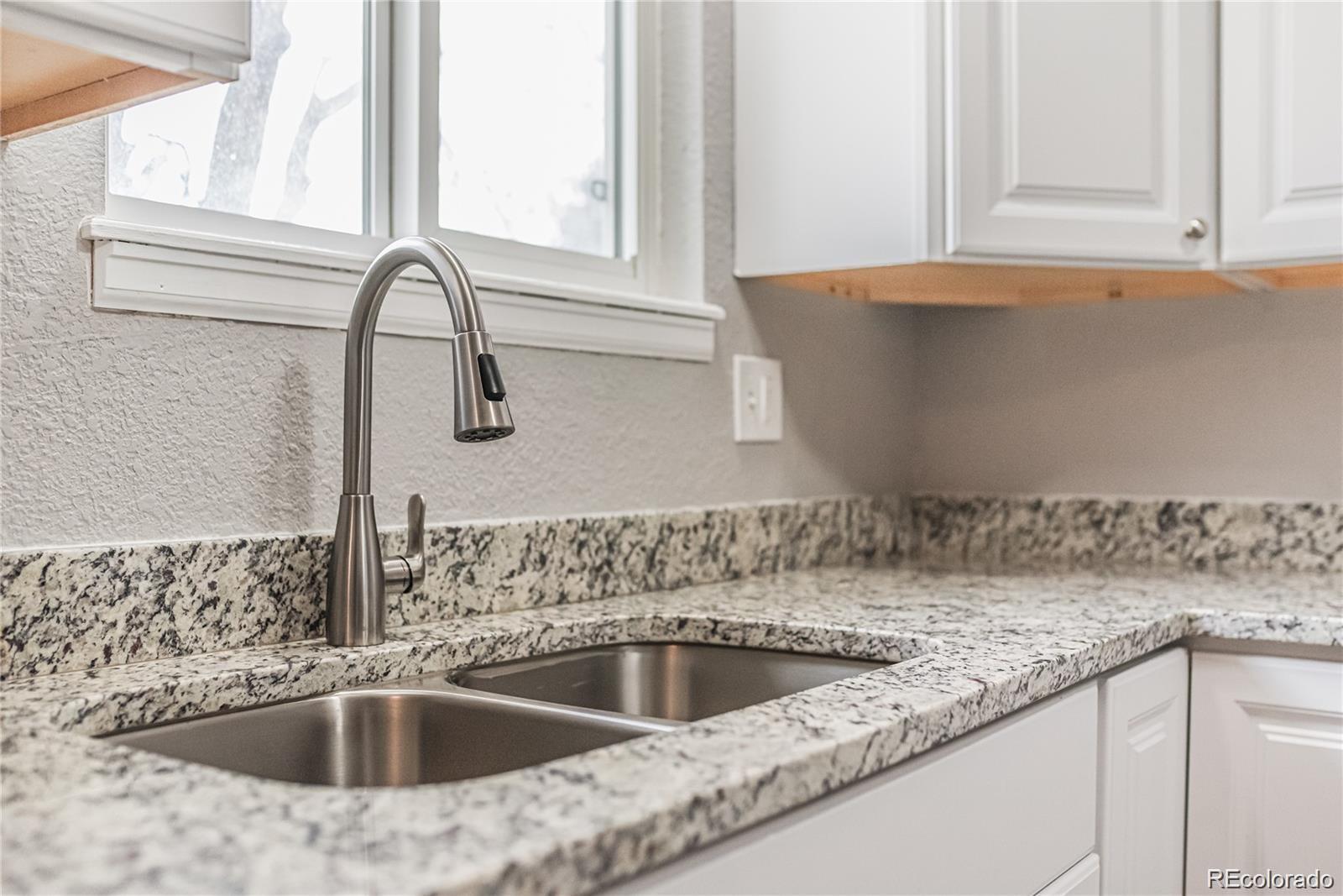 MLS Image #10 for 2556 s cimarron street,aurora, Colorado