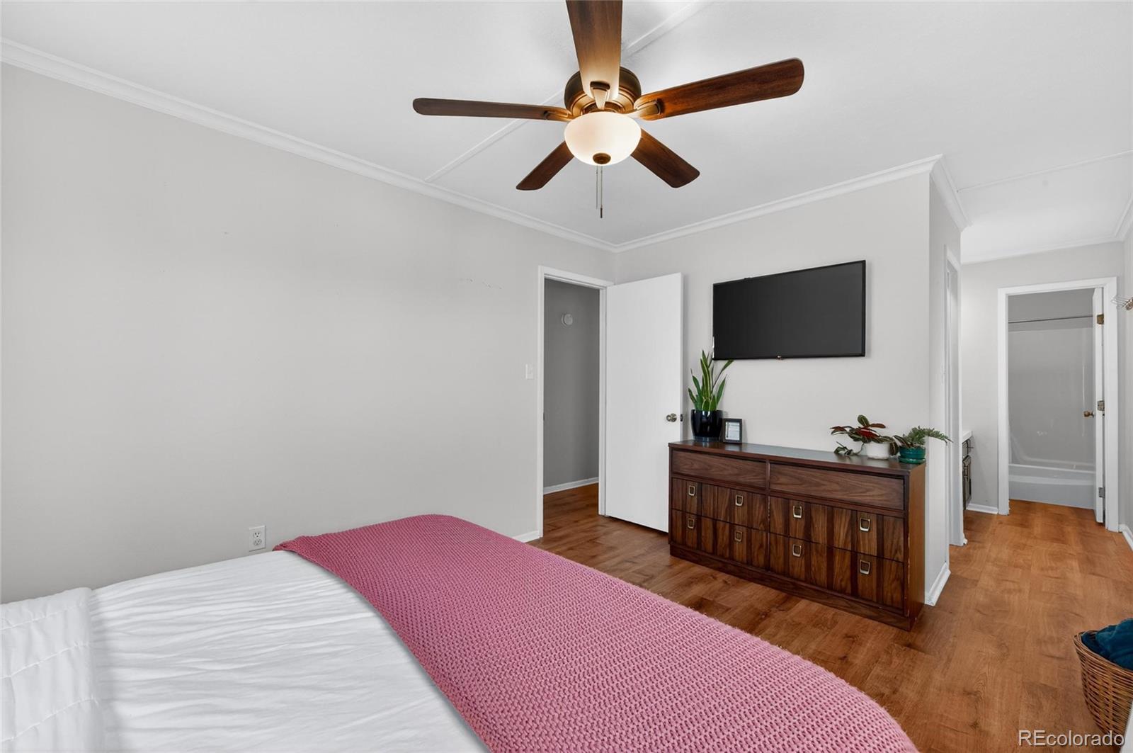 MLS Image #14 for 2861 s sheridan boulevard,denver, Colorado