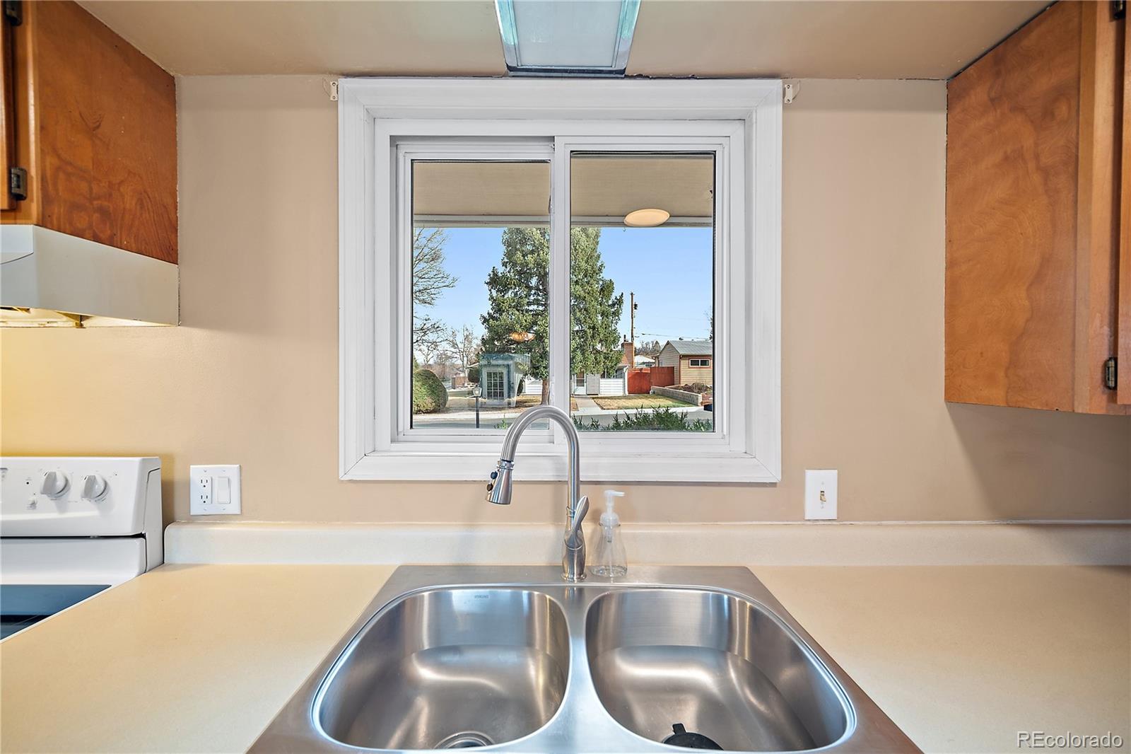 MLS Image #11 for 303  solar drive,colorado springs, Colorado