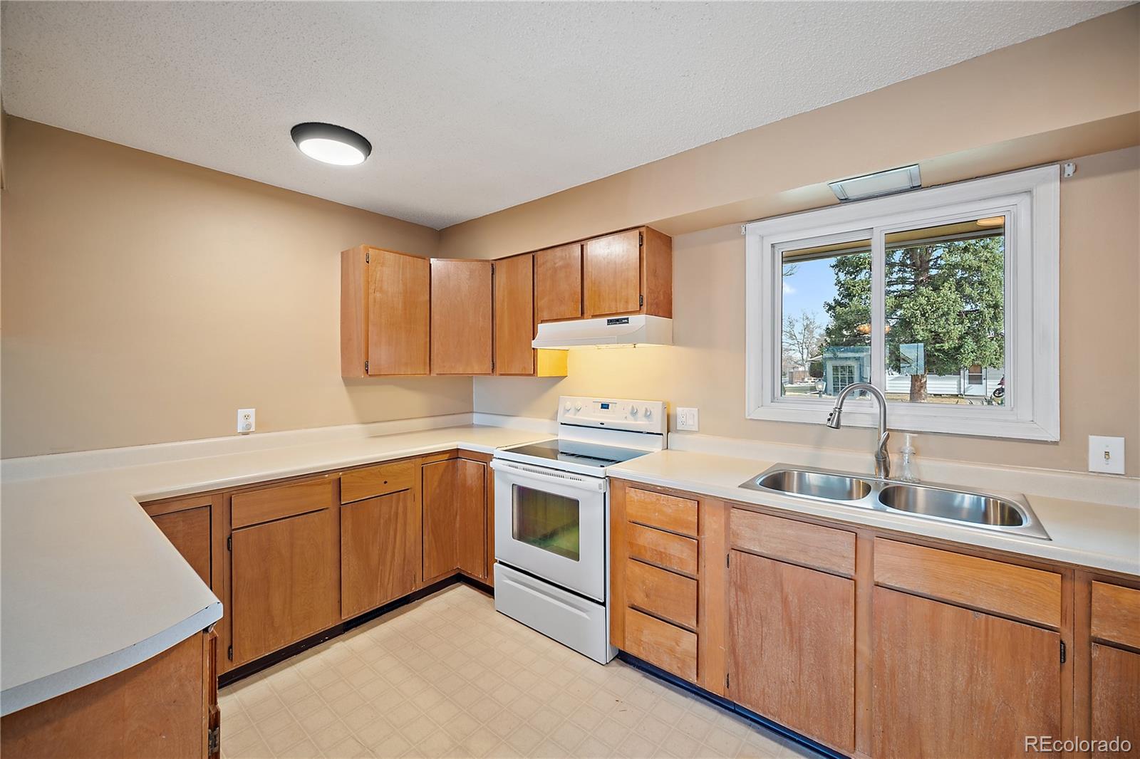 MLS Image #13 for 303  solar drive,colorado springs, Colorado