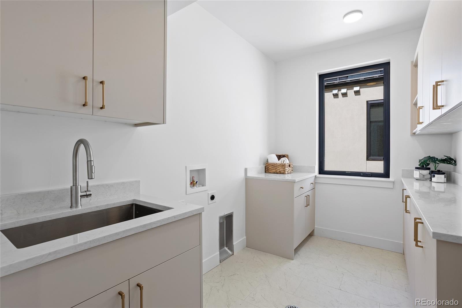 MLS Image #22 for 25 s jackson street,denver, Colorado