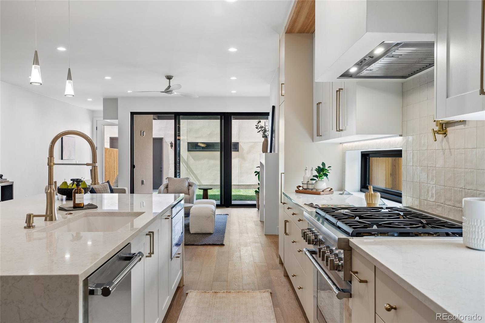 MLS Image #5 for 25 s jackson street,denver, Colorado