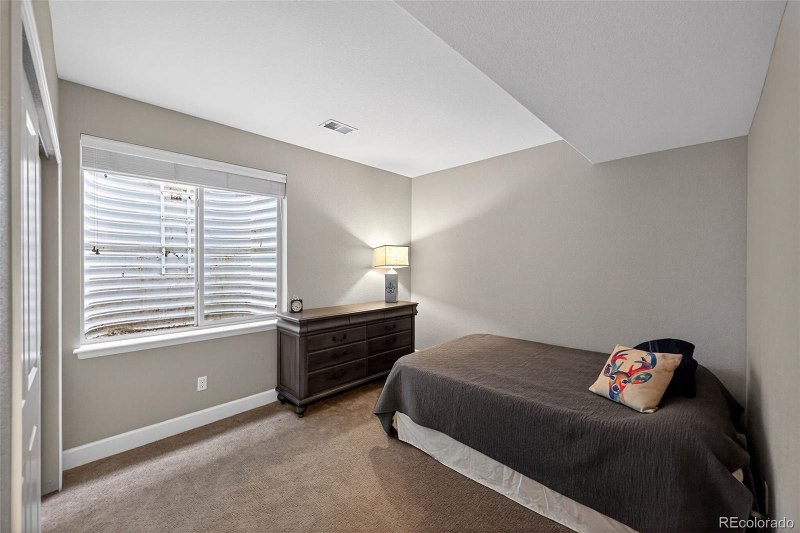 MLS Image #14 for 9077 e 35th avenue,denver, Colorado
