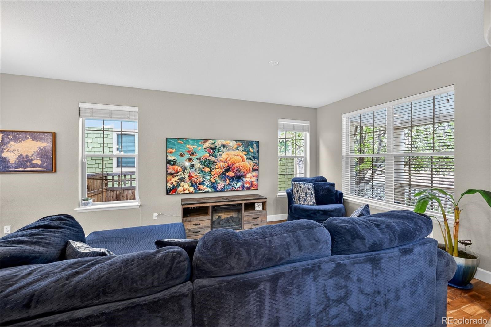 MLS Image #4 for 9077 e 35th avenue,denver, Colorado