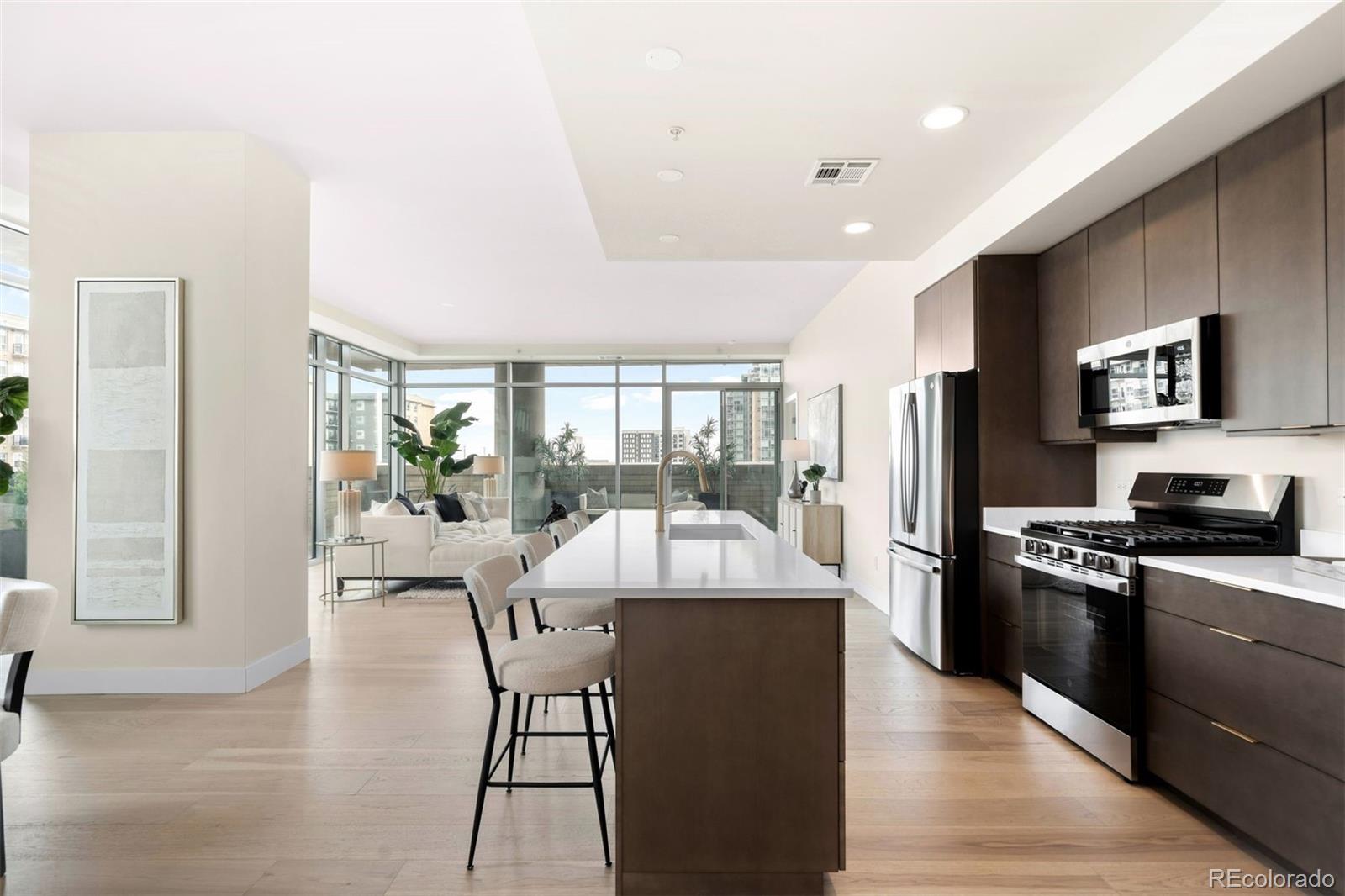 MLS Image #10 for 2001  lincoln street 721,denver, Colorado