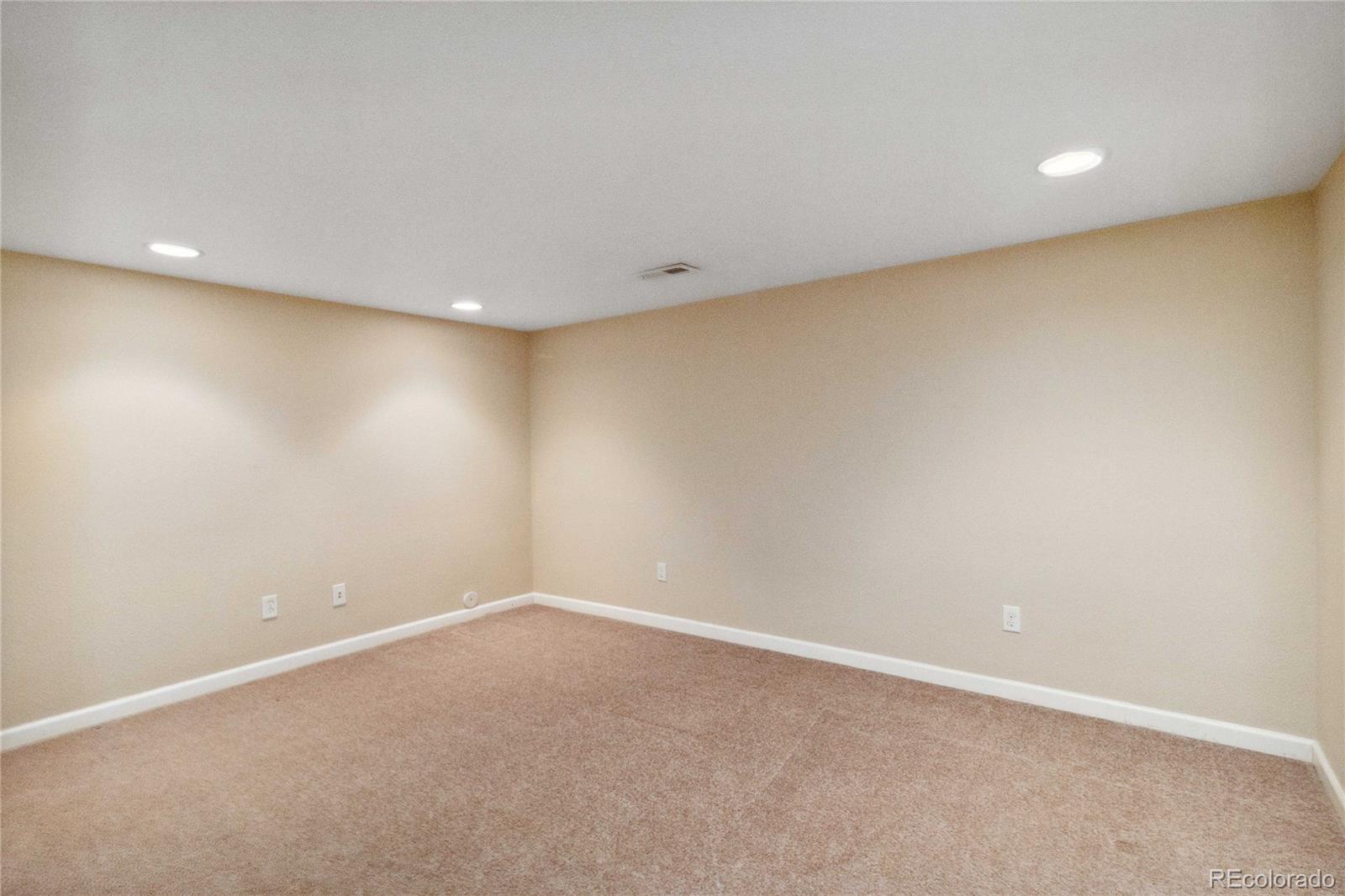 MLS Image #26 for 1050 s monaco parkway 42,denver, Colorado