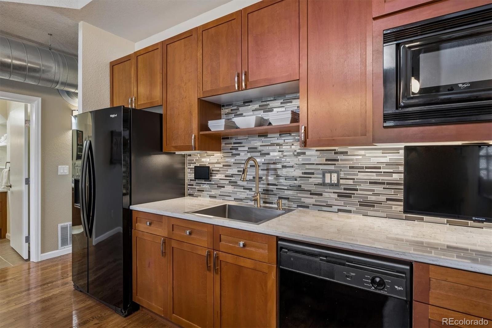 MLS Image #6 for 7544 e 4th avenue 304,denver, Colorado