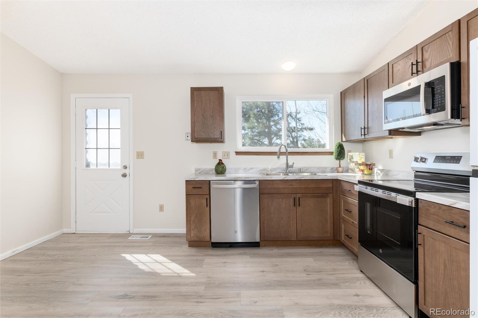 MLS Image #3 for 8824 w ontario avenue,littleton, Colorado