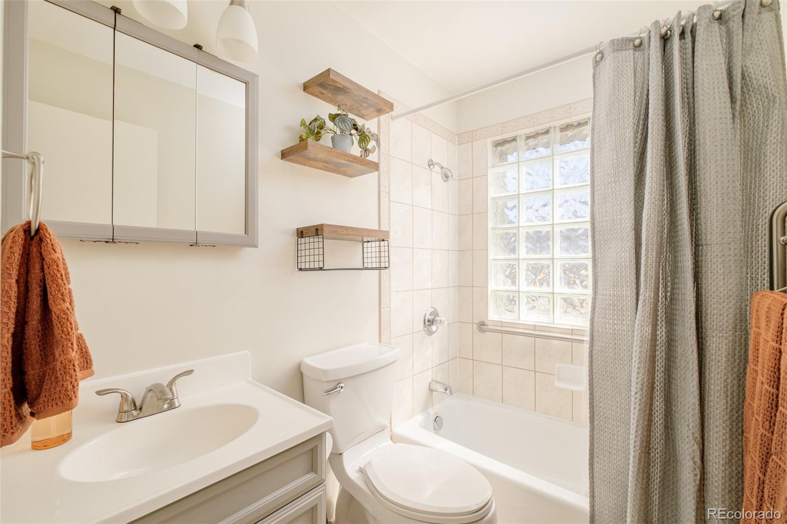 MLS Image #23 for 1350 e amherst avenue,englewood, Colorado