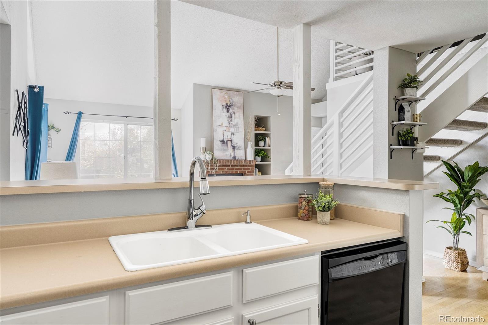 MLS Image #12 for 862 s reed court j,lakewood, Colorado