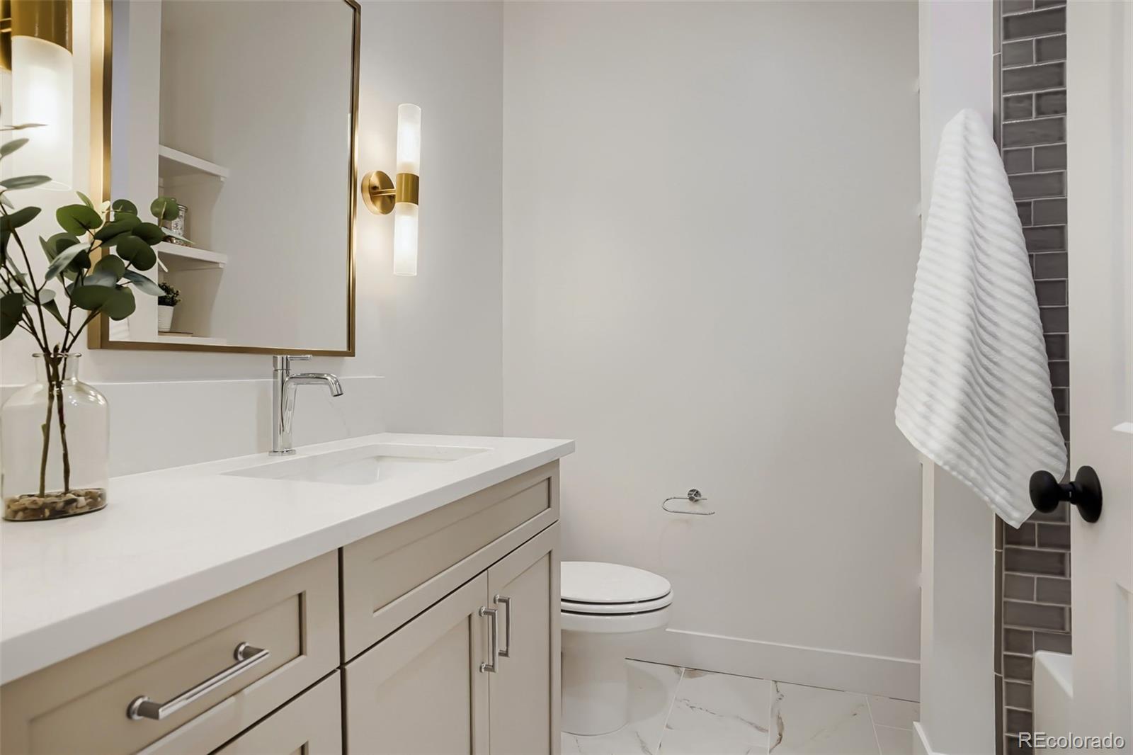 MLS Image #18 for 3316 n vine street,denver, Colorado
