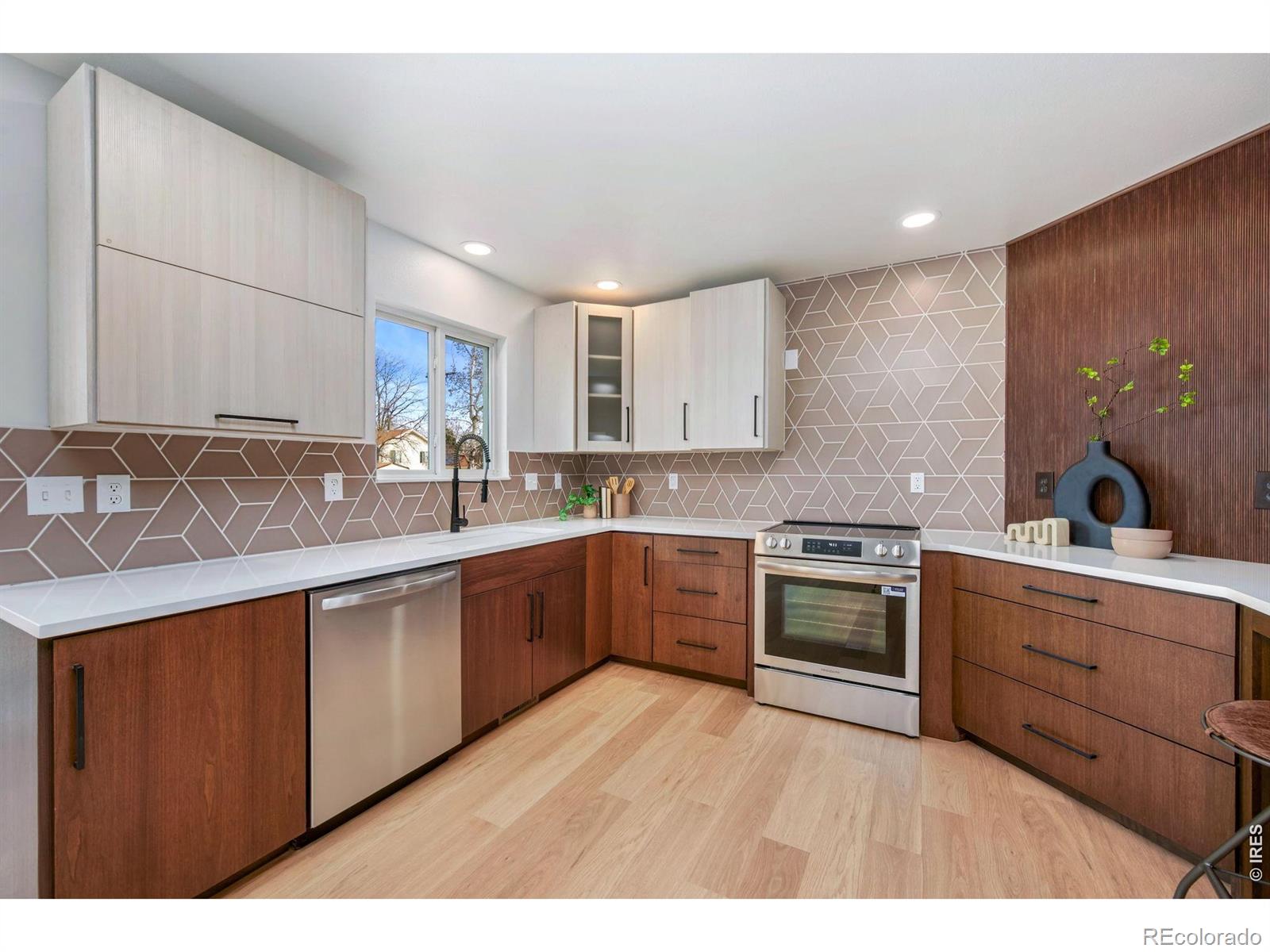 MLS Image #9 for 1025  valley drive,windsor, Colorado