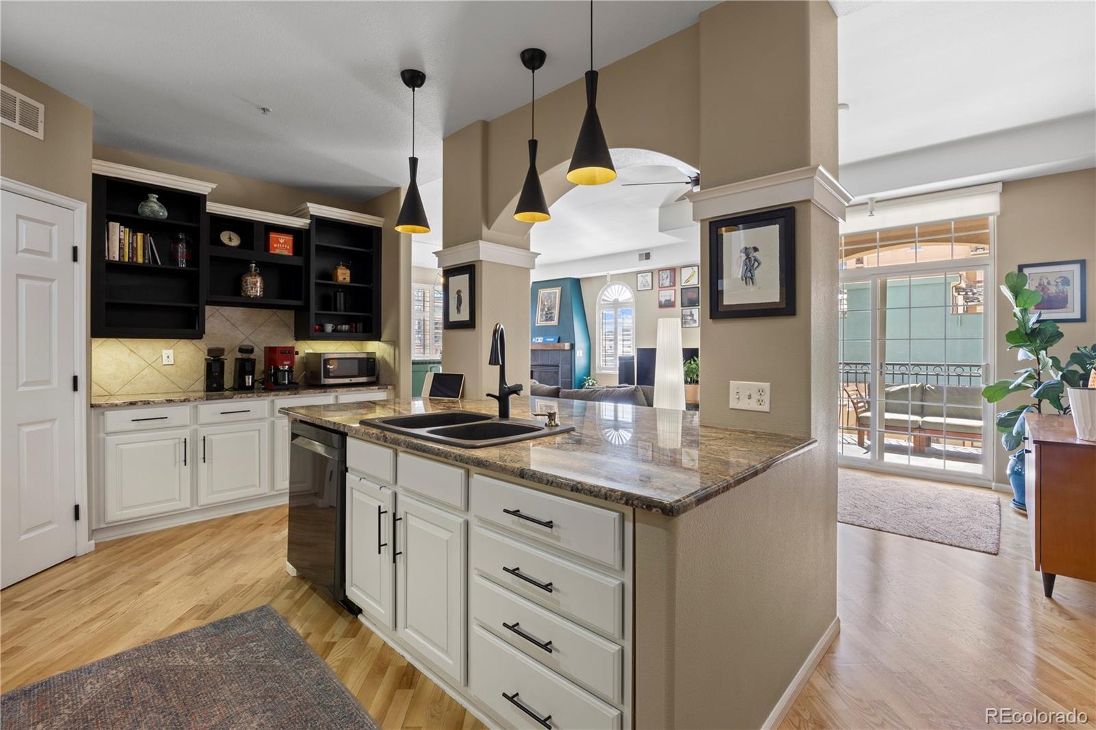 MLS Image #12 for 1140  cherokee street 403,denver, Colorado
