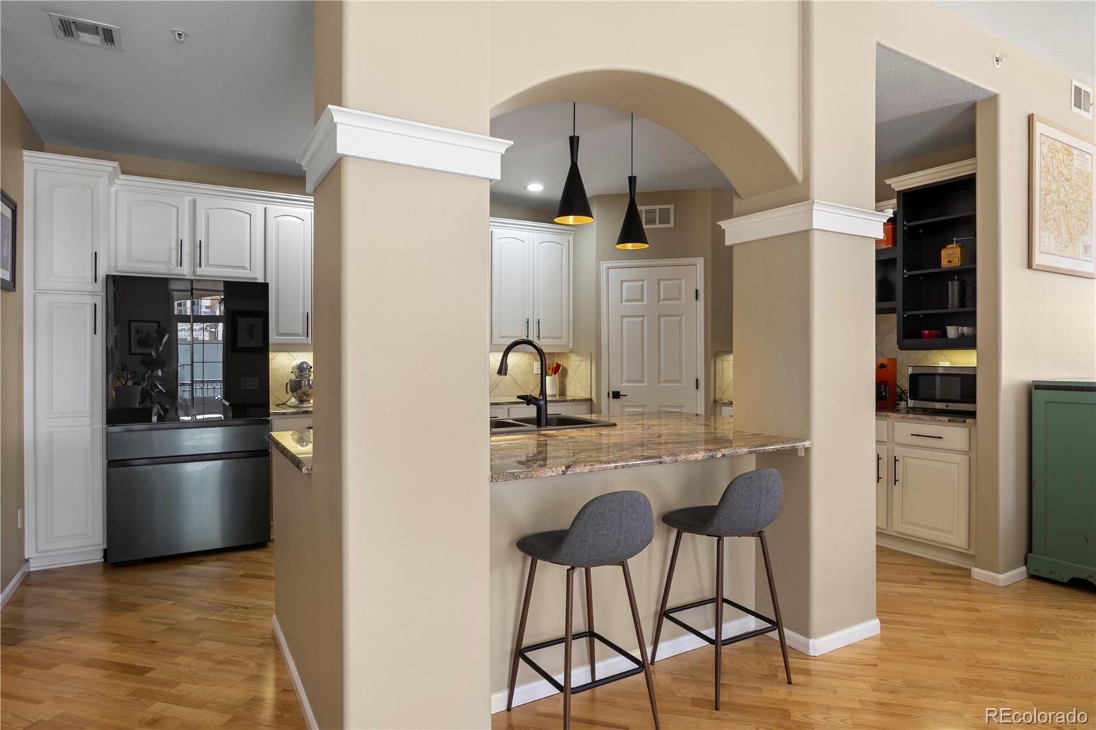 MLS Image #8 for 1140  cherokee street 403,denver, Colorado