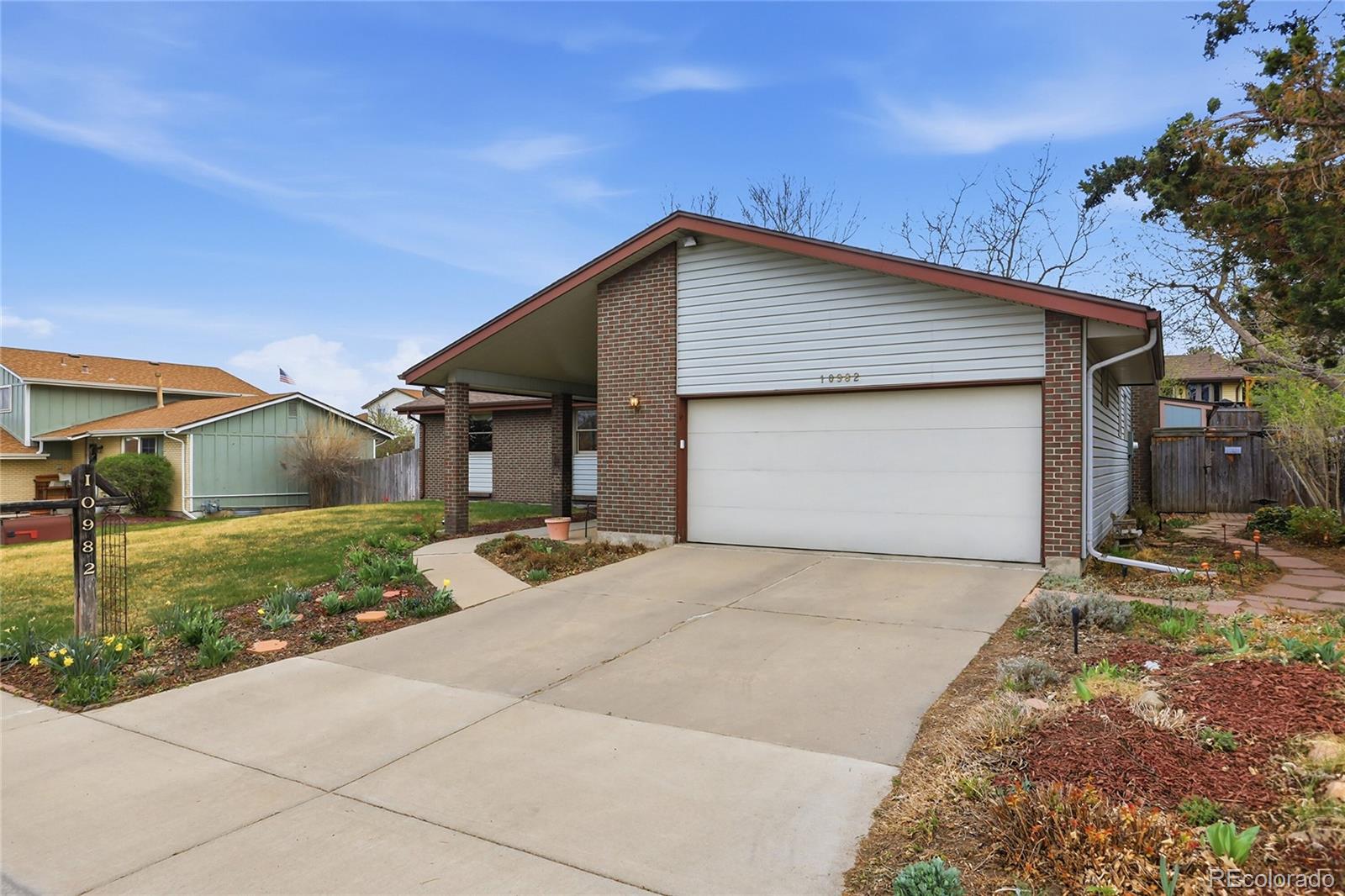 MLS Image #1 for 10982 w oregon place,lakewood, Colorado