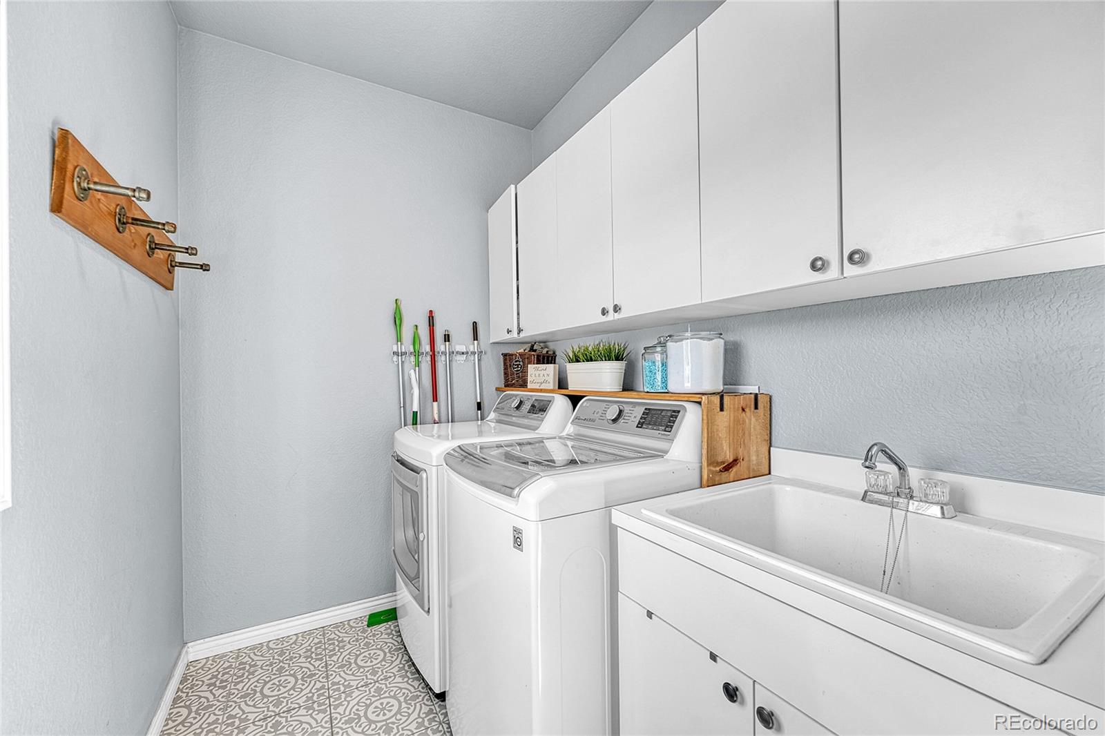 MLS Image #8 for 9859  eliza court,highlands ranch, Colorado
