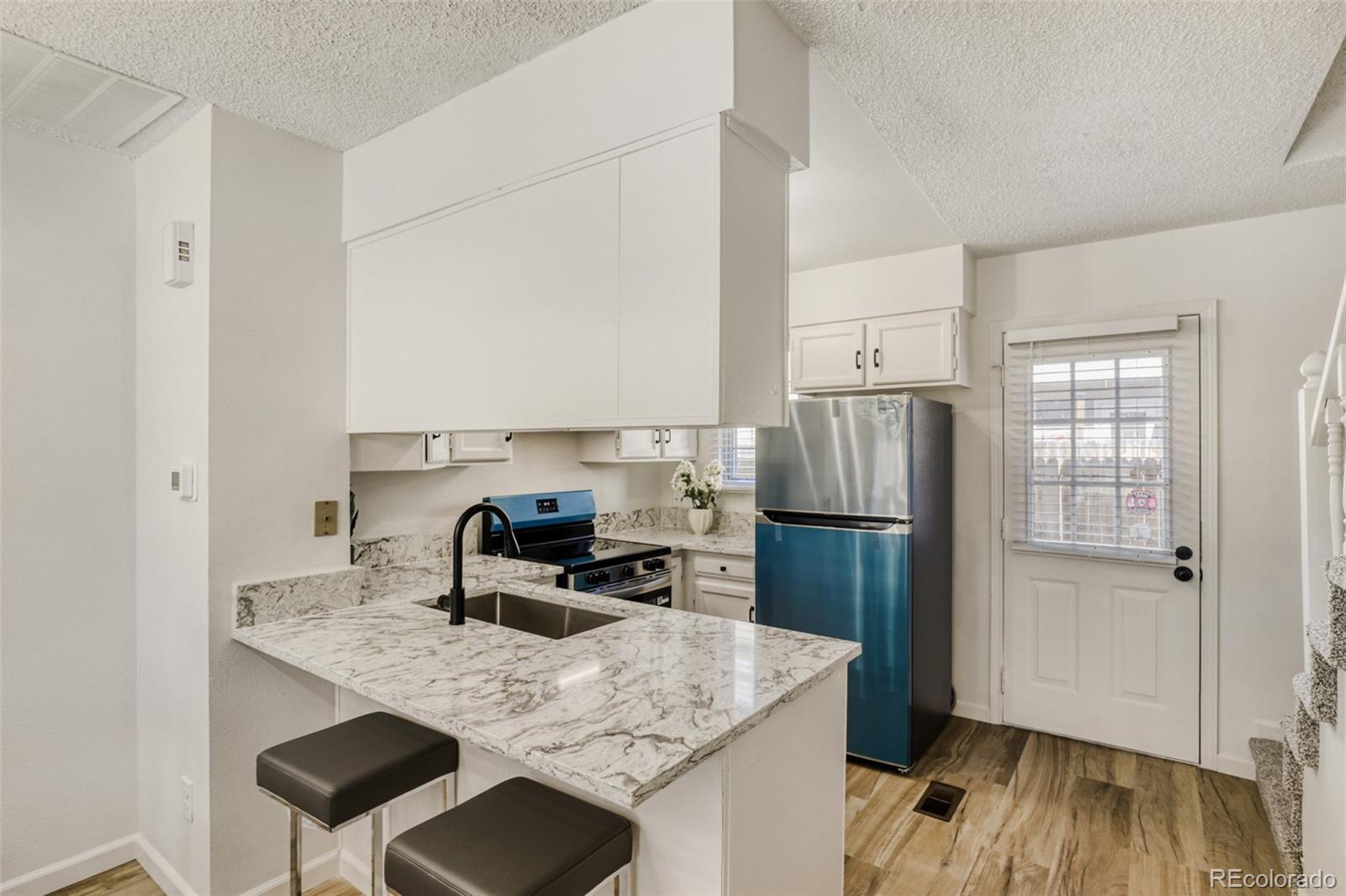 MLS Image #5 for 1811 s quebec way,denver, Colorado