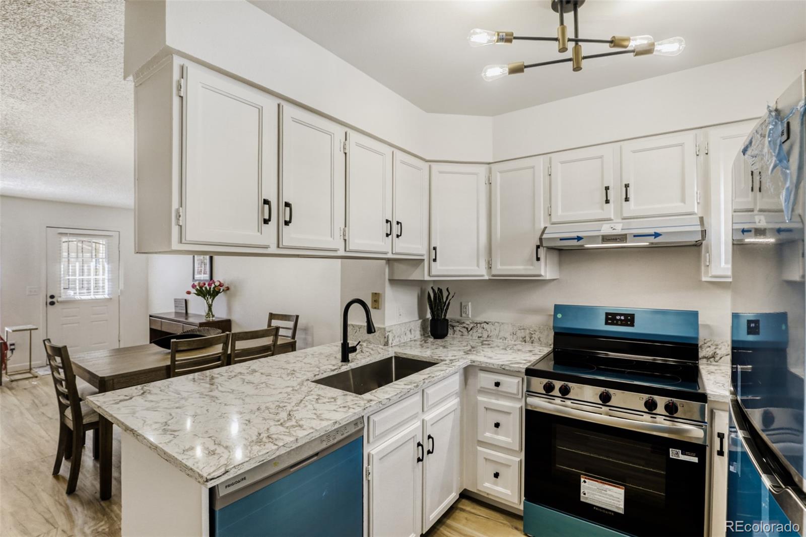 MLS Image #7 for 1811 s quebec way,denver, Colorado