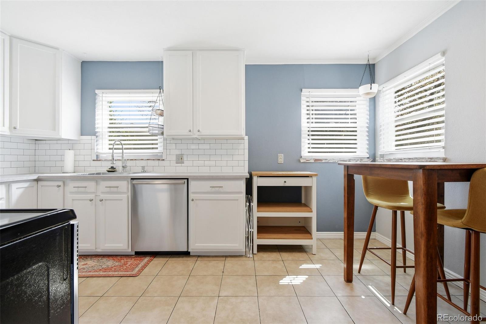 MLS Image #16 for 930 s bryant street,denver, Colorado